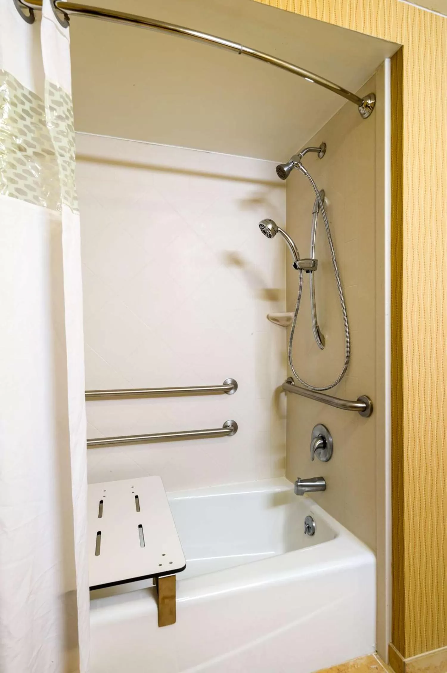 Bathroom in Hampton Inn Selinsgrove/Shamokin Dam