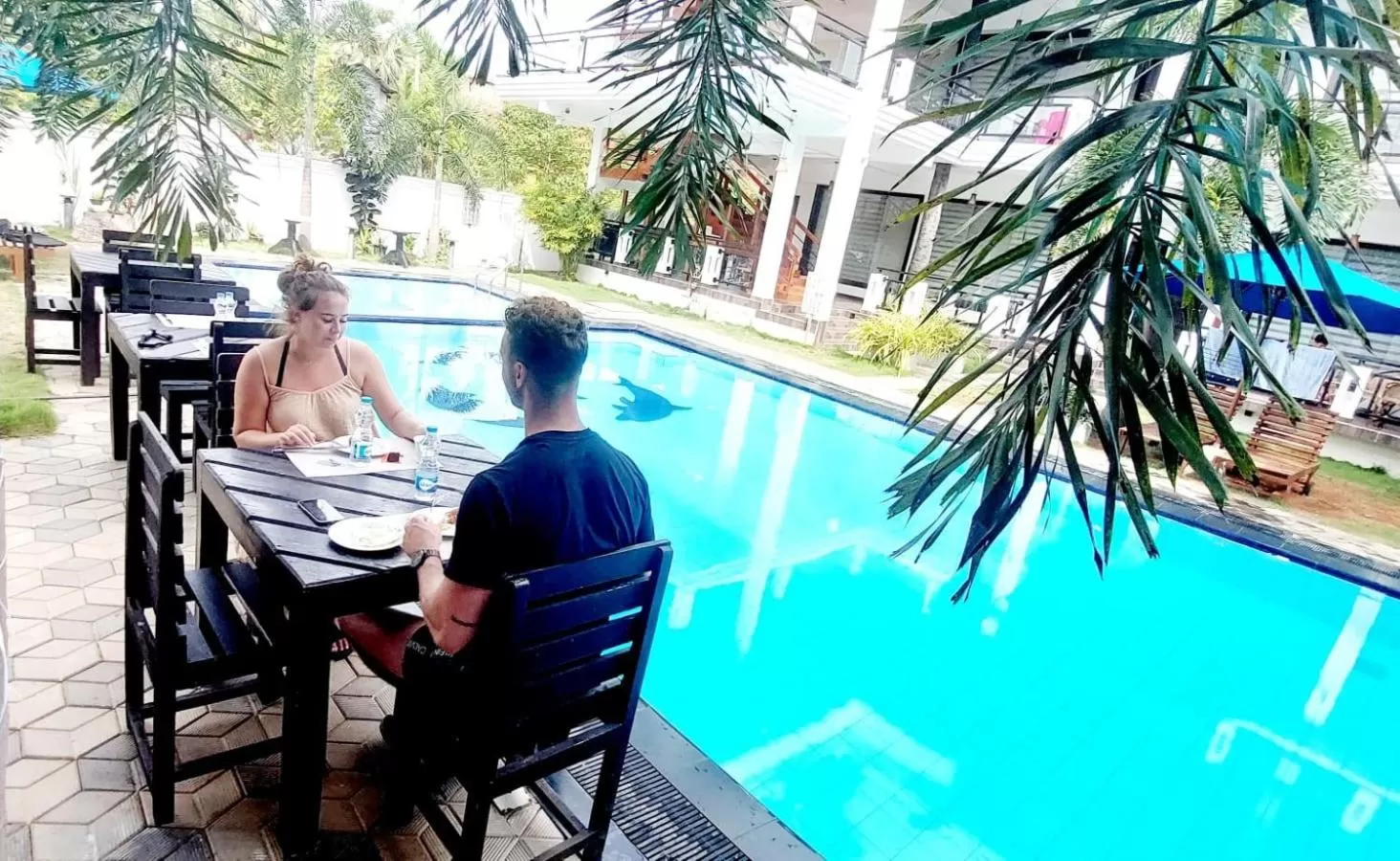 Restaurant/places to eat in J7 Villaj Resort