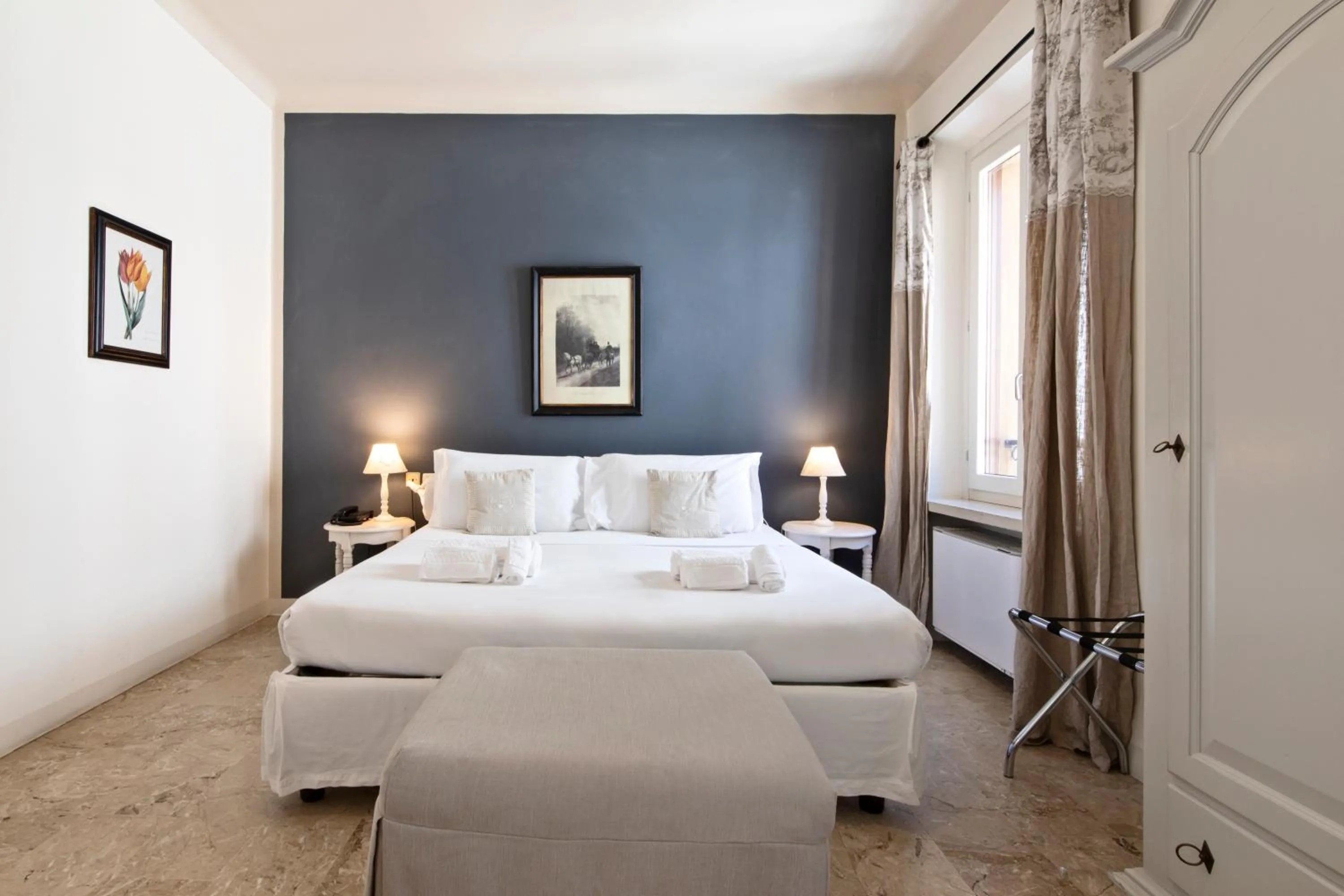 Bed in Hotel Broletto - Centro Storico