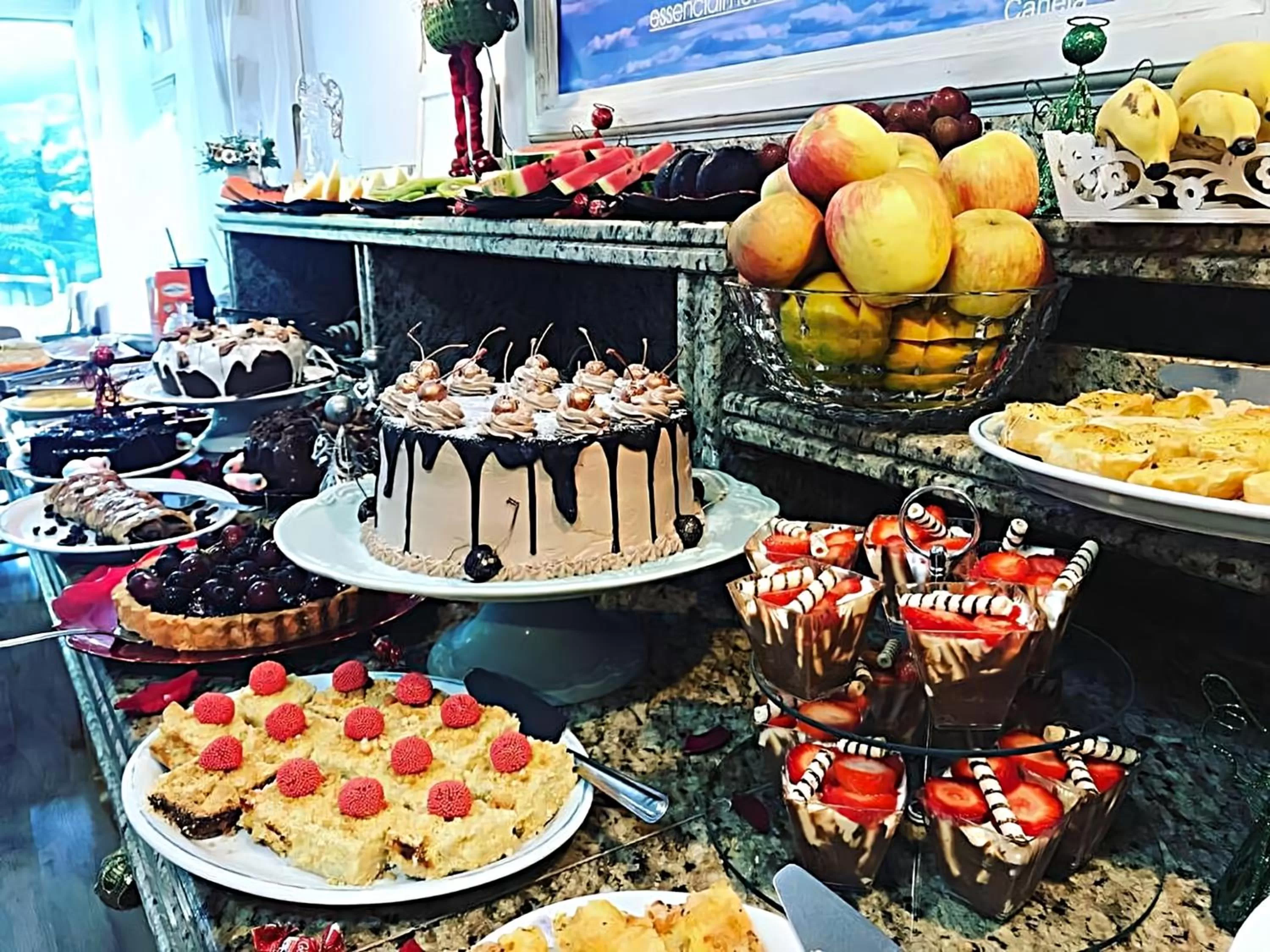 Buffet breakfast, Food in Pousada dos Anjos