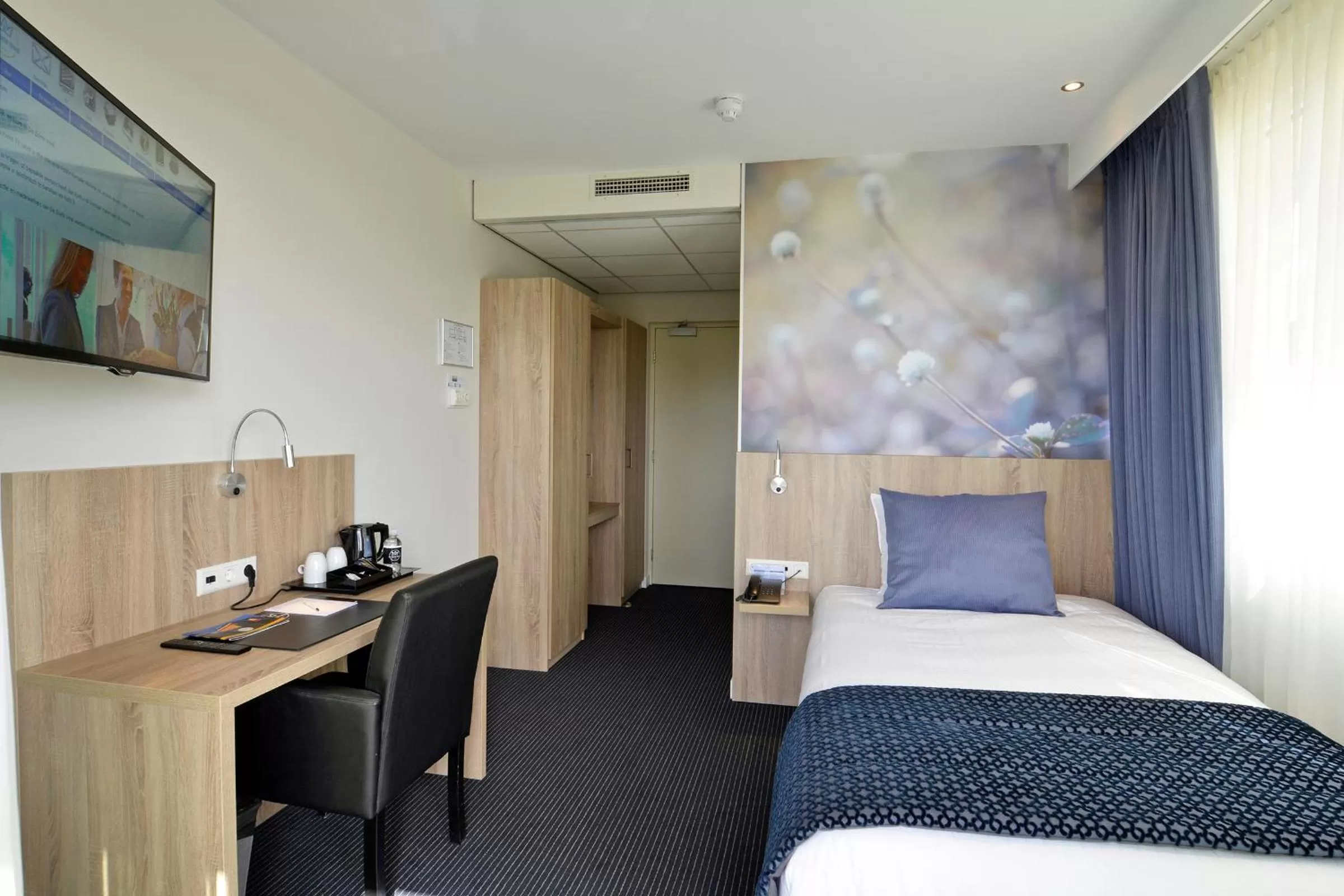 Other, Bed in Hotel De Zoete Inval Haarlemmerliede