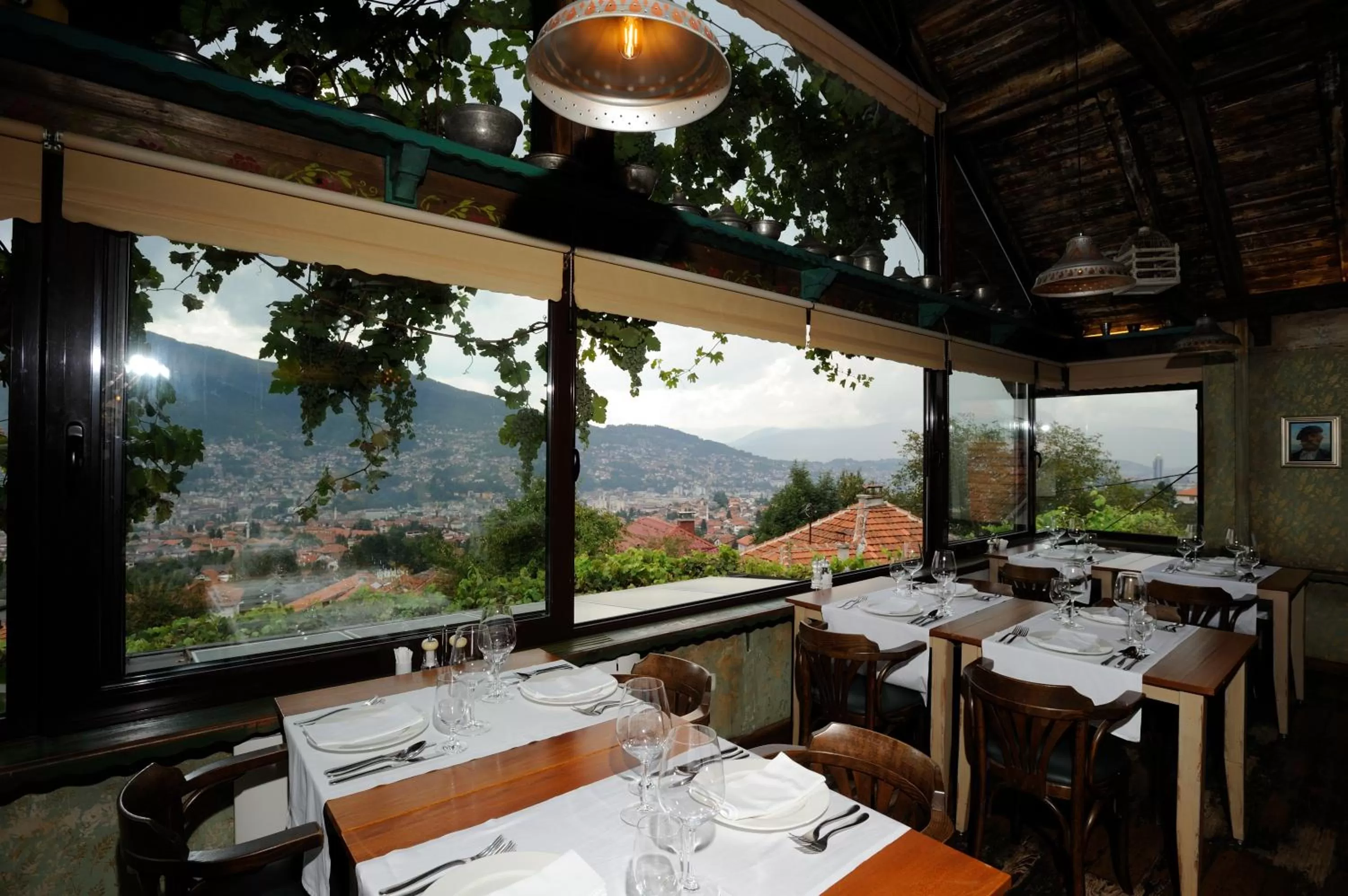 Restaurant/Places to Eat in Rooms Kibe Mahala