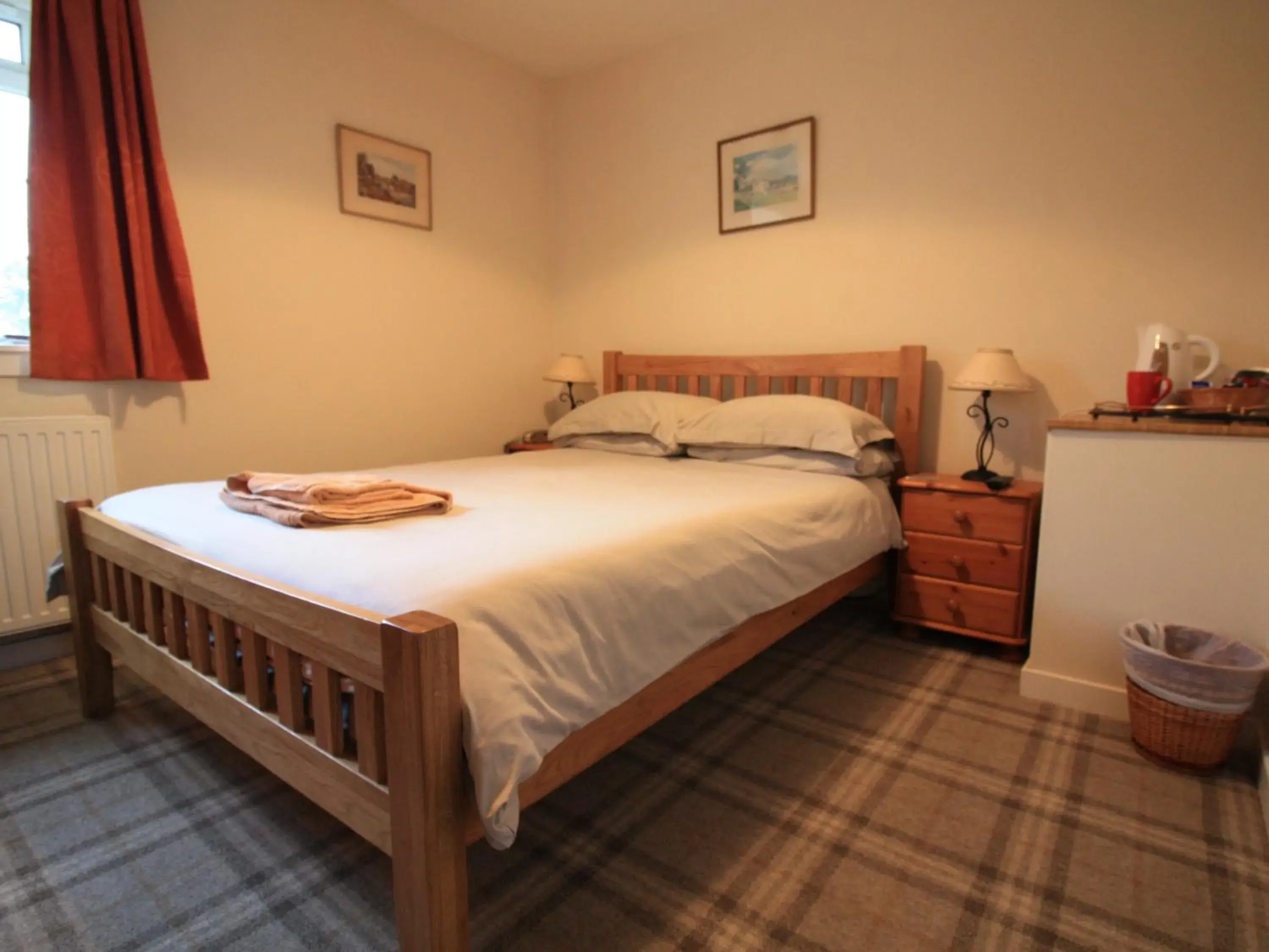 Double Room with Private Bathroom - single occupancy in Blairmains Guest House Double Room with Private Bathroom - single occupancy in Blairmains Guest House