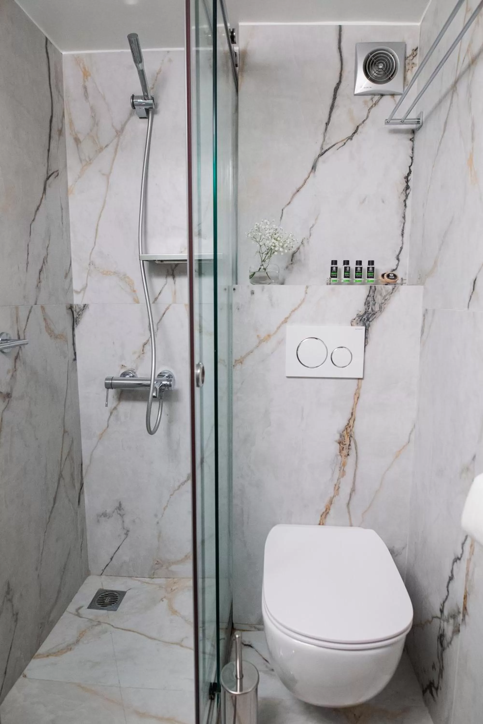 Bathroom in Acropolis View Hotel