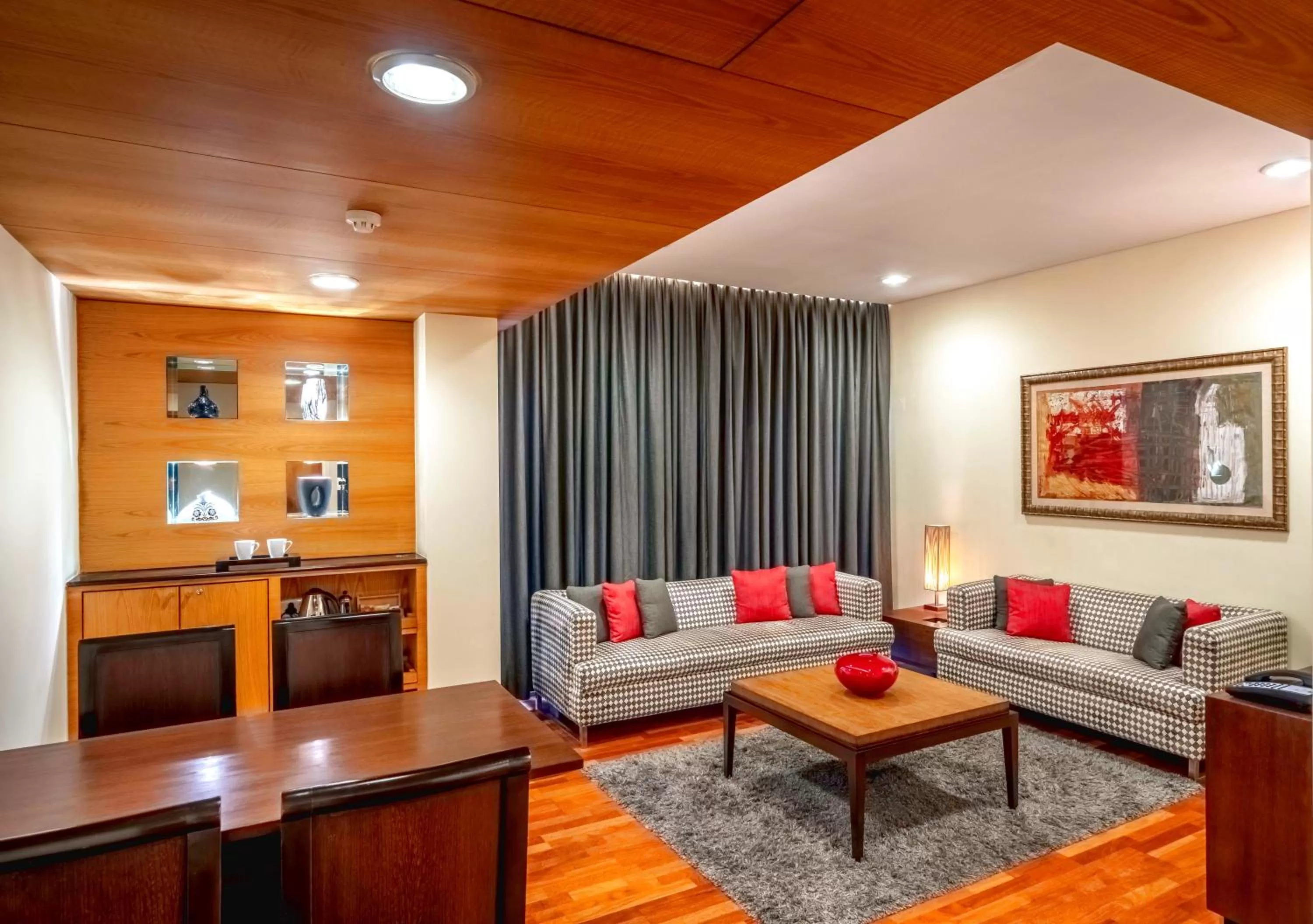 Living room in Kenilworth Hotel, Kolkata