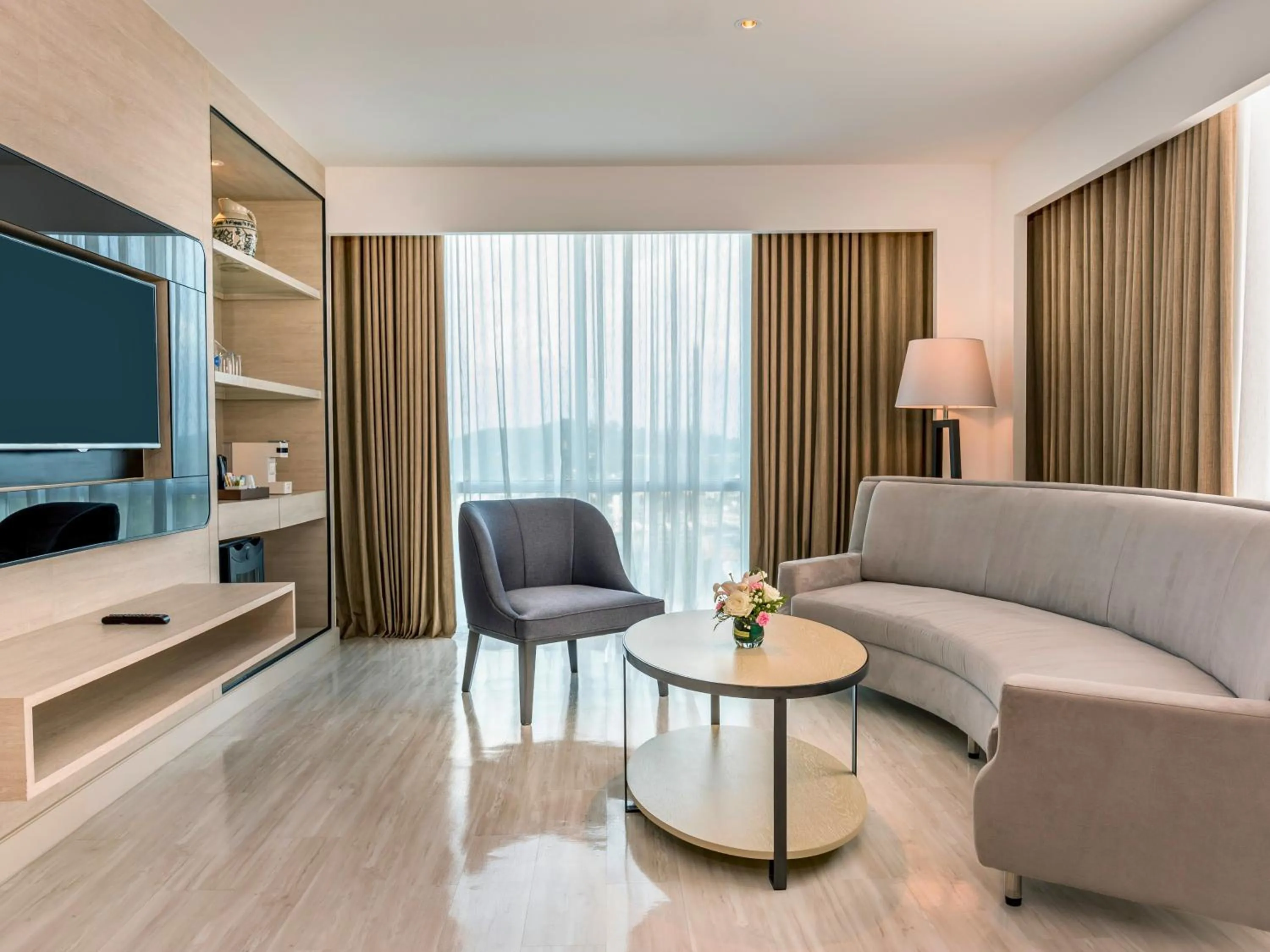 TV and multimedia in Novotel Phuket City Phokeethra
