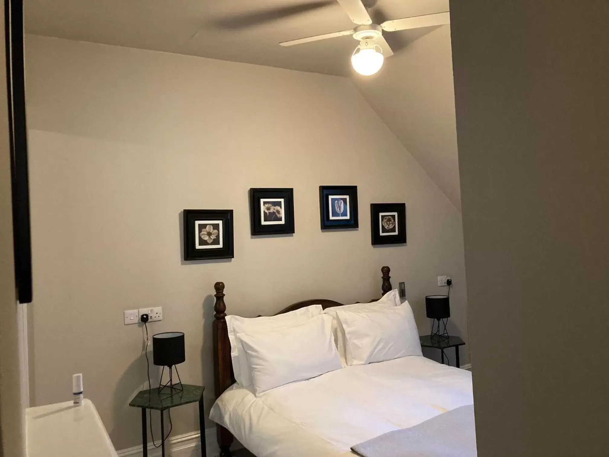 Double Room with Garden View in 15 Grosvenor Double Room with Garden View in 15 Grosvenor