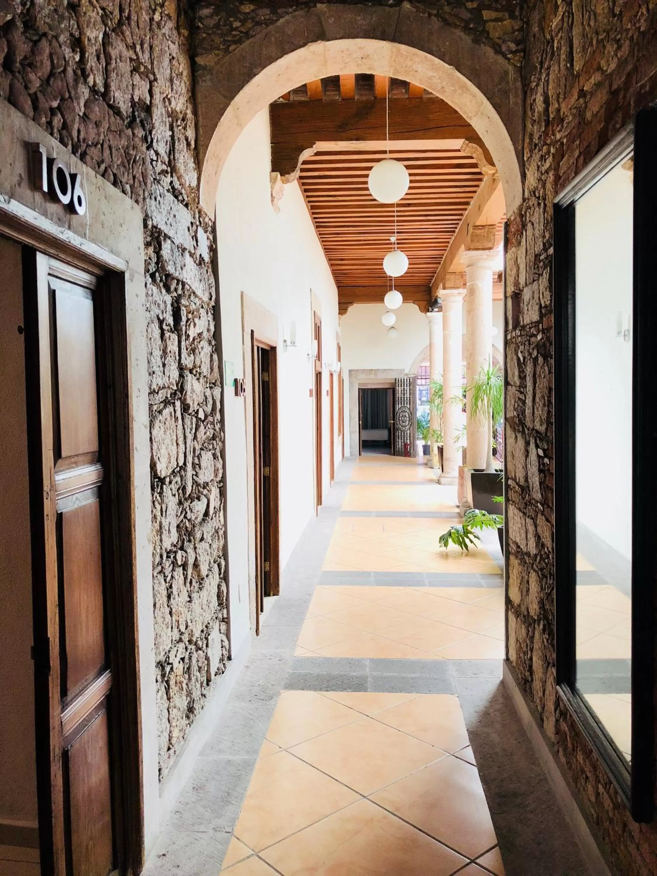 Area and facilities in Hotel Expres By Hosting House