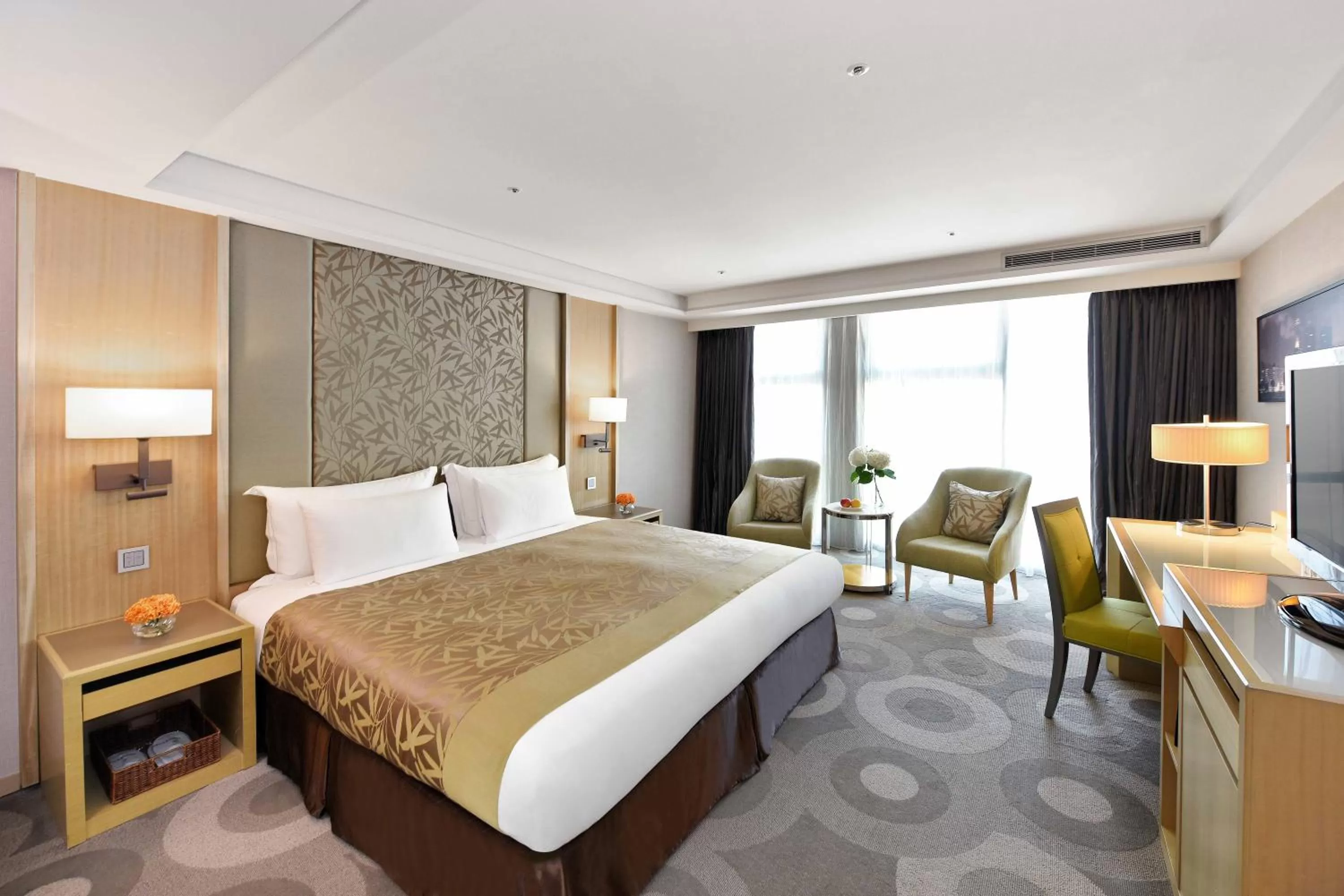 Photo of the whole room, Bed in Fullon Hotel Kaohsiung