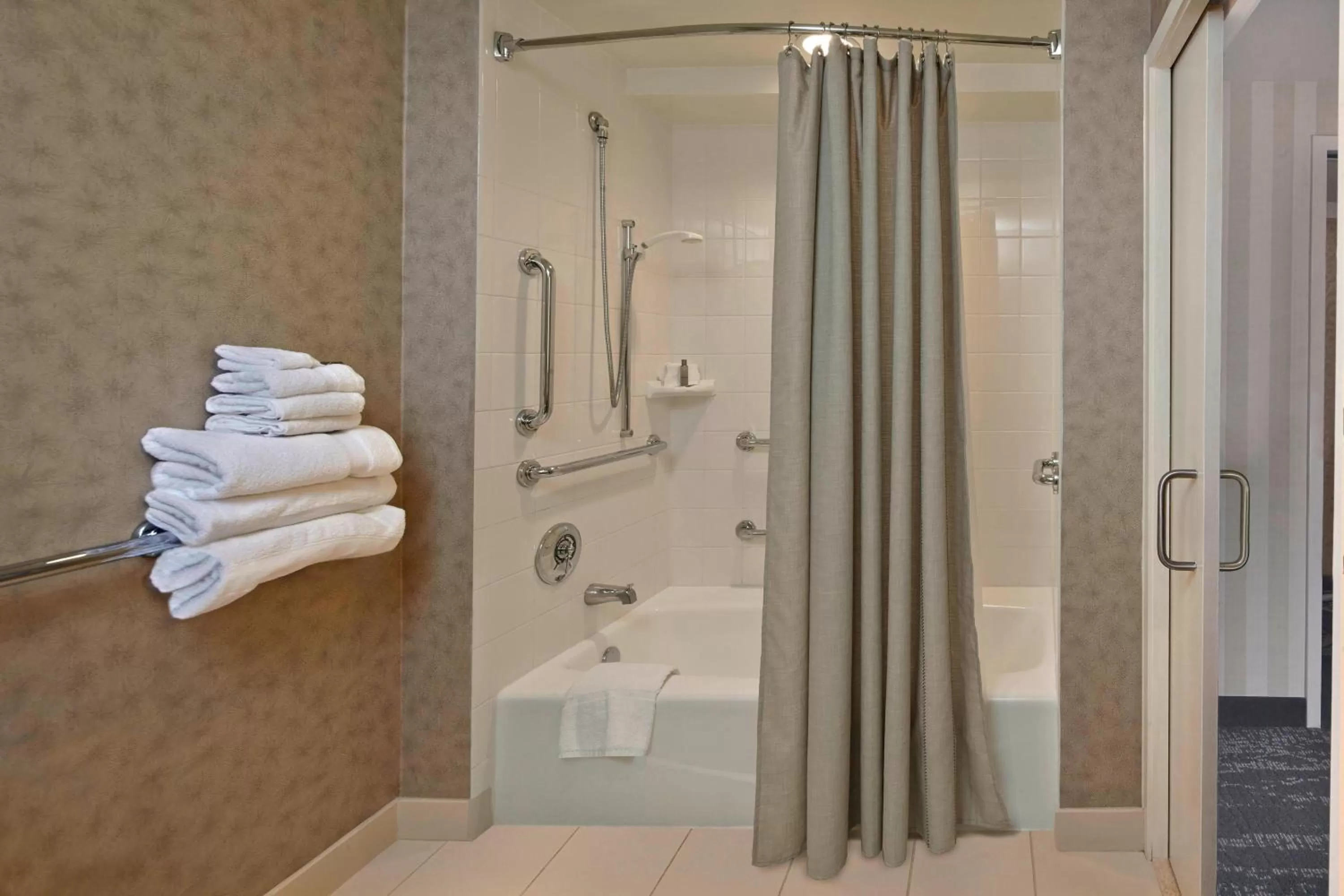 Bathroom in Hartford Marriott Downtown