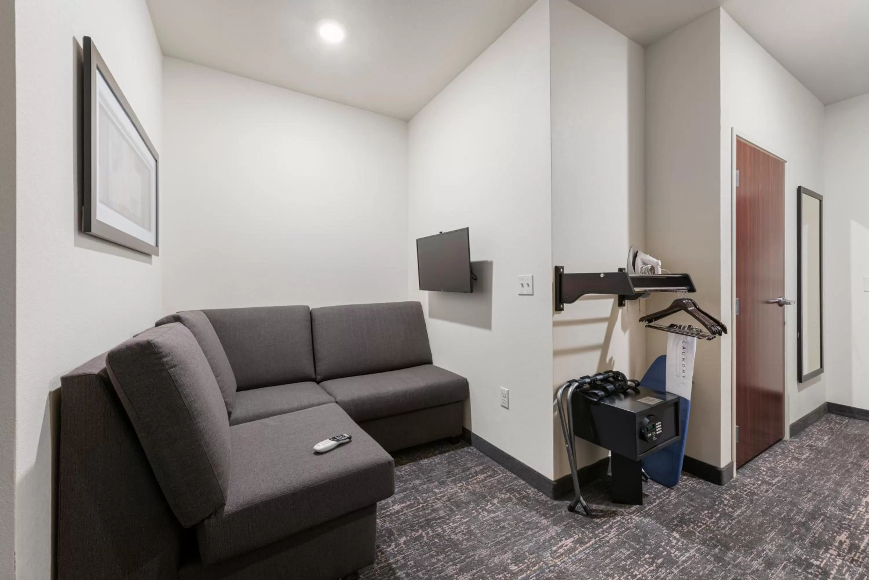 TV and multimedia in Cobblestone Hotel & Suites - Urbana