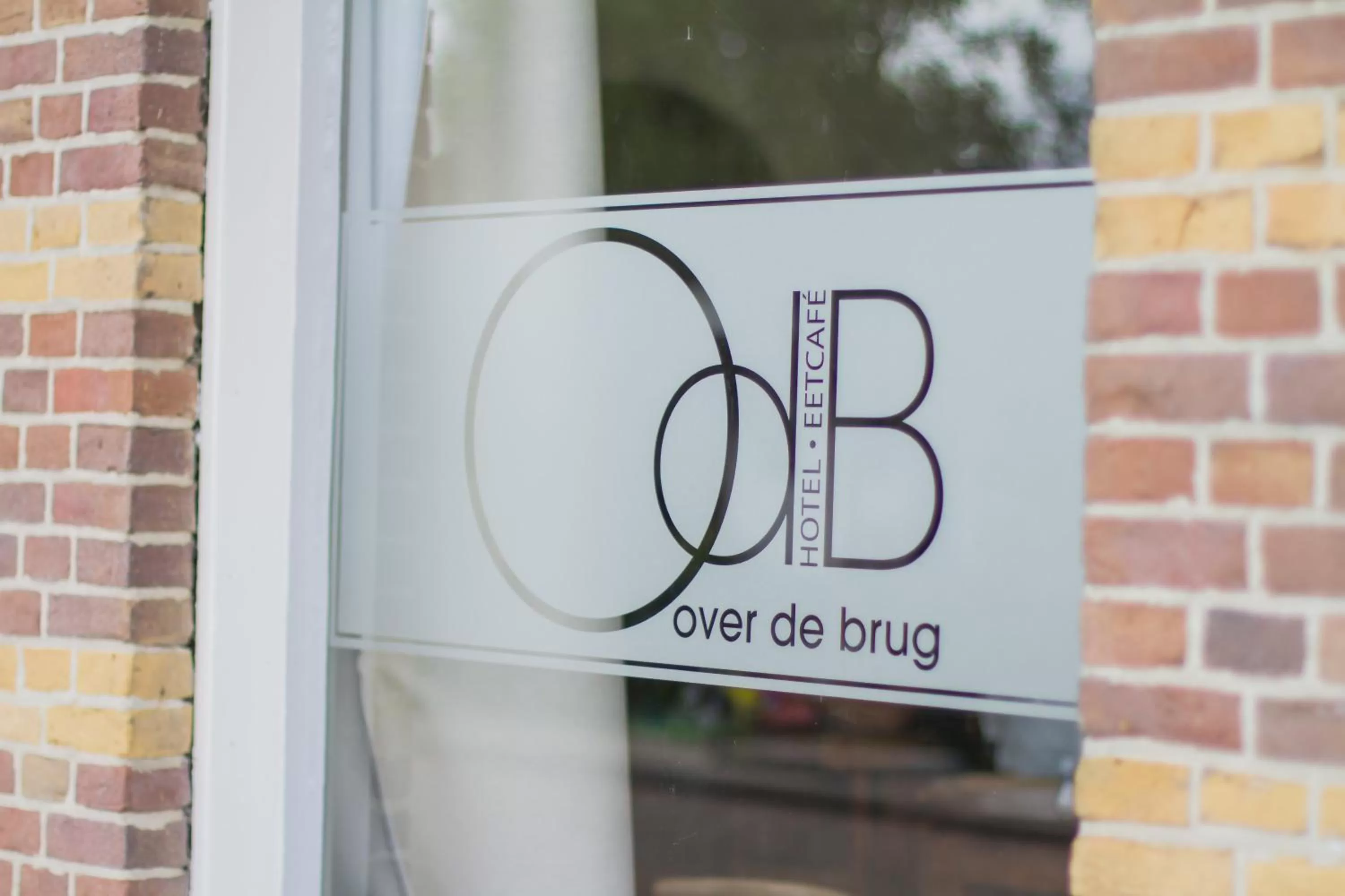 Property logo or sign in Hotel Over de Brug