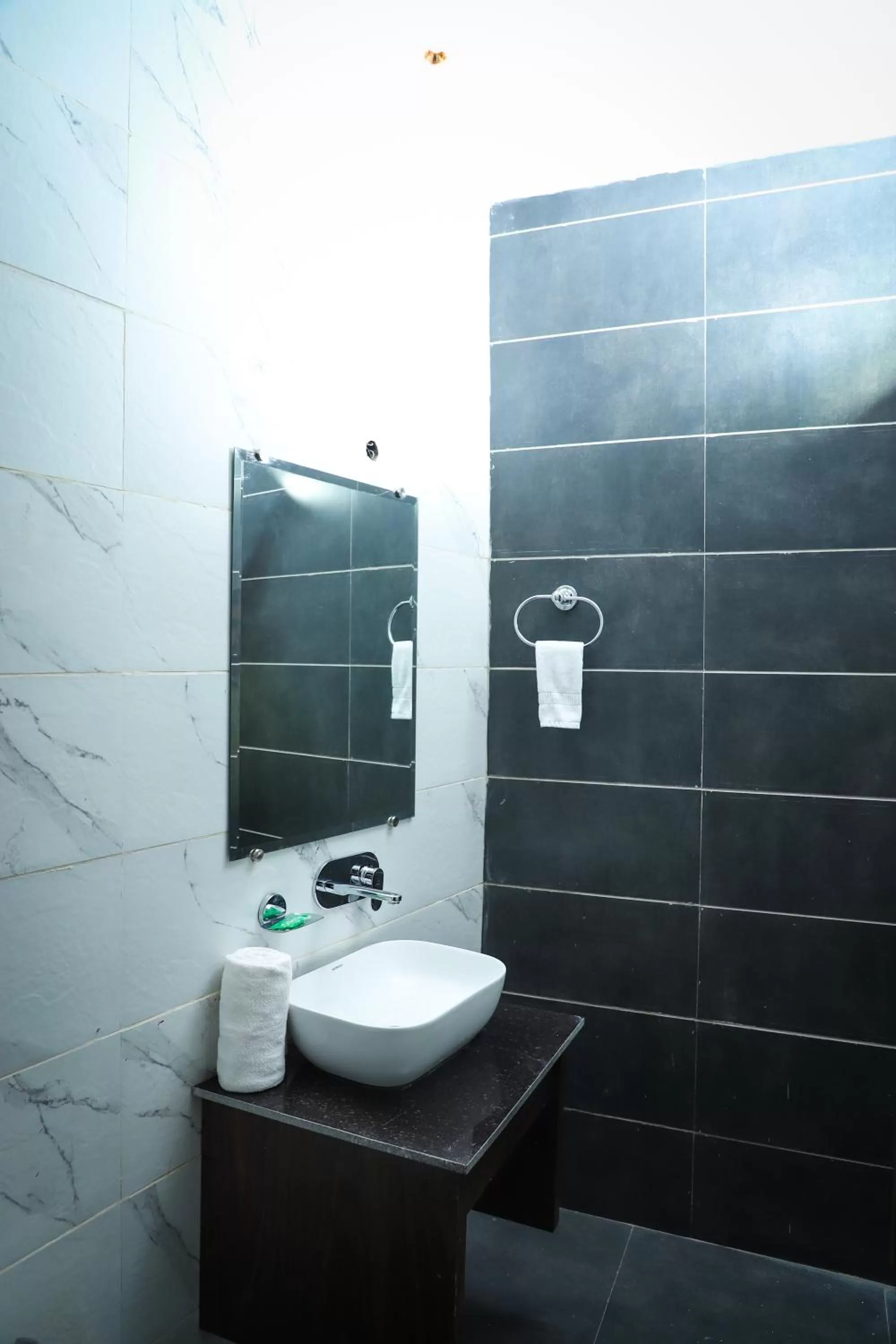 Bathroom in Hotel Dream Town By Cozy Hotels & Resorts