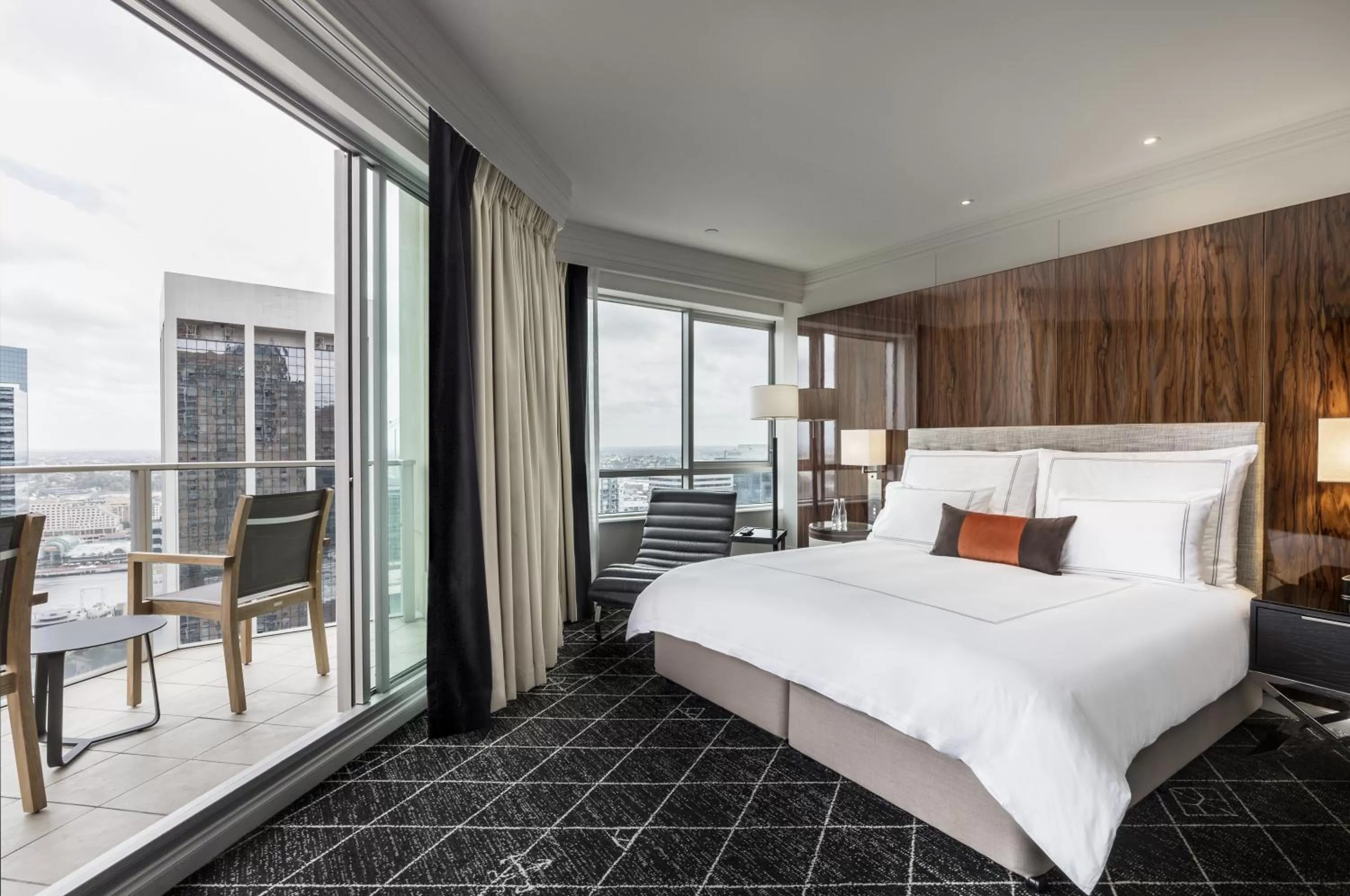 Bed in Swissotel Sydney