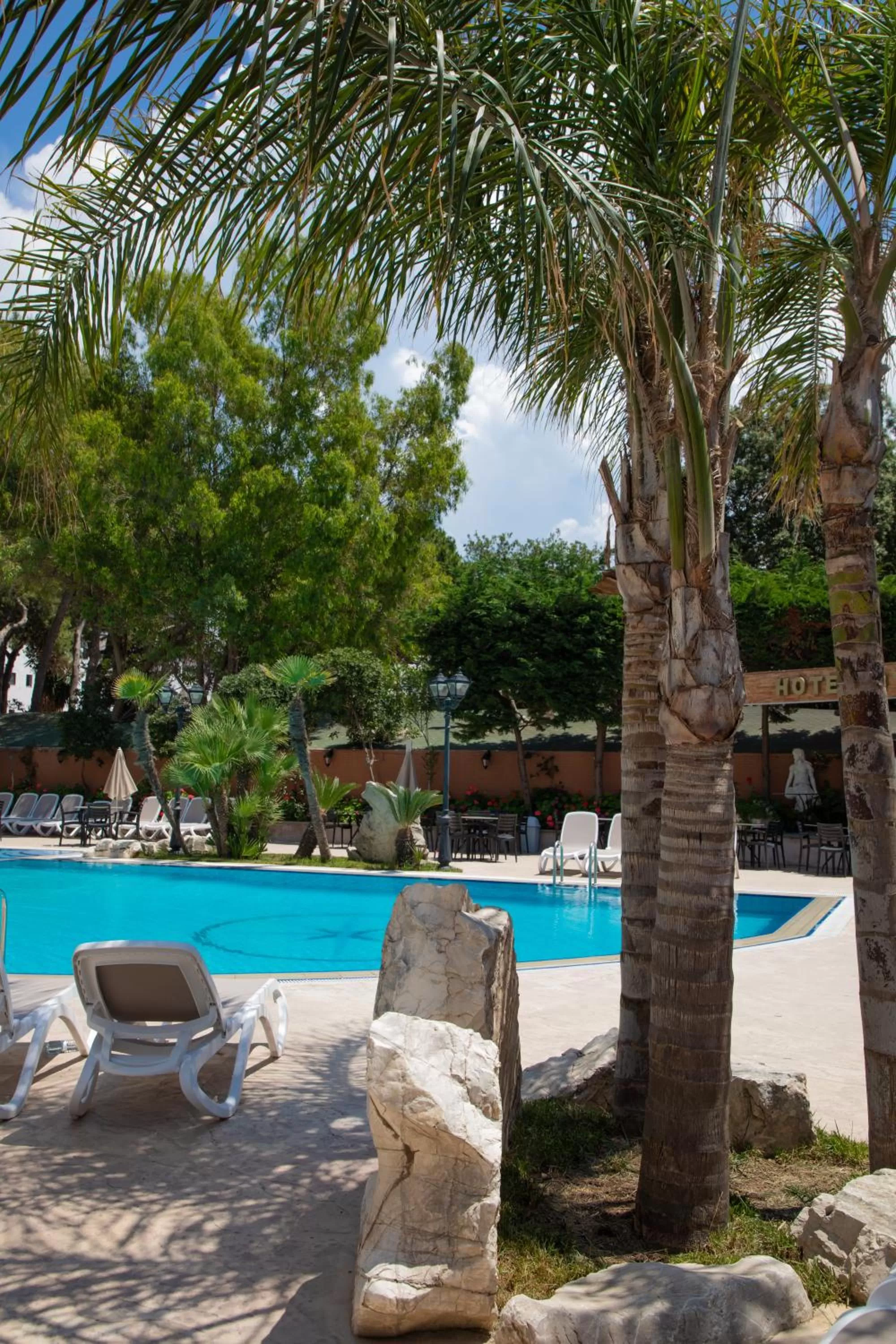 Pool view in Hotel Dyrrah