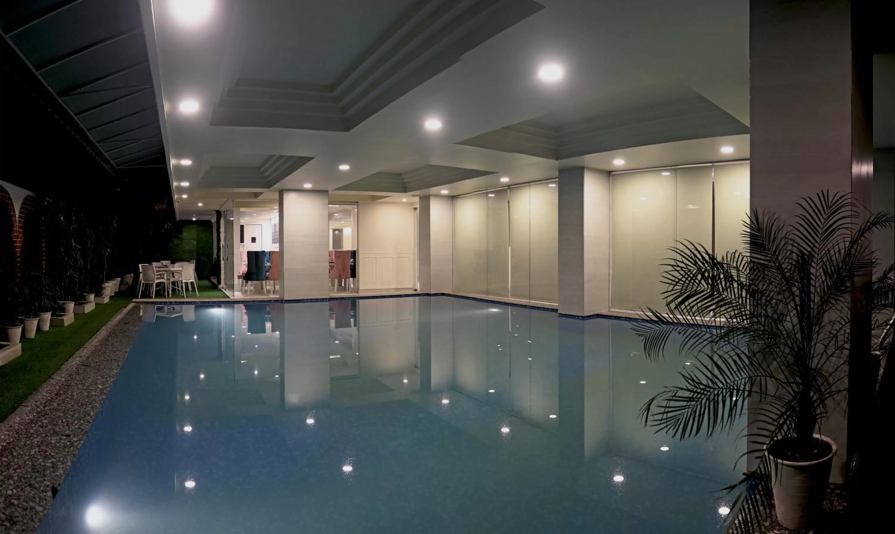 Swimming pool in Hotel Magenta-City Center Bani Park Jaipur