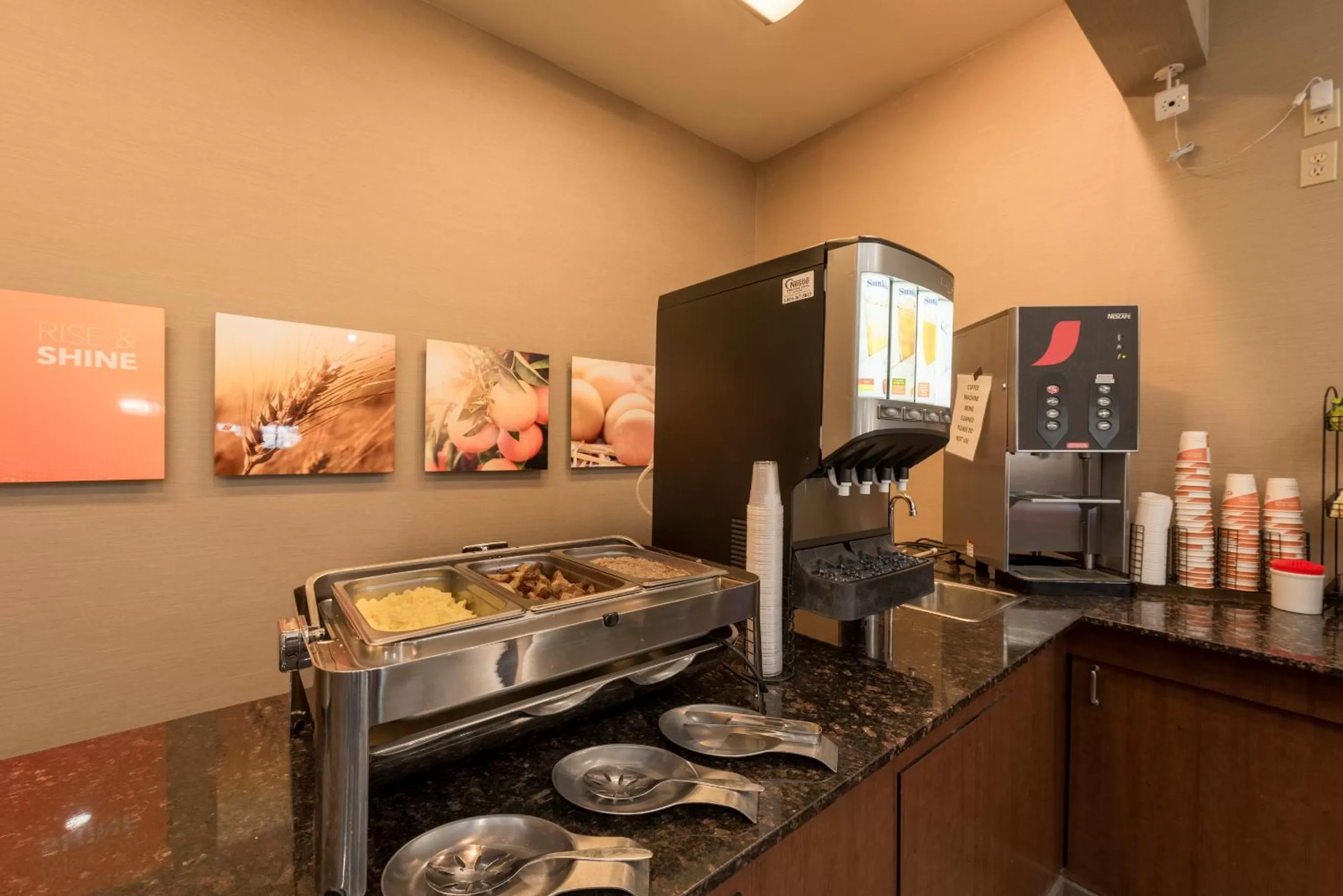 Food and drinks in Comfort Inn & Suites Alamosa