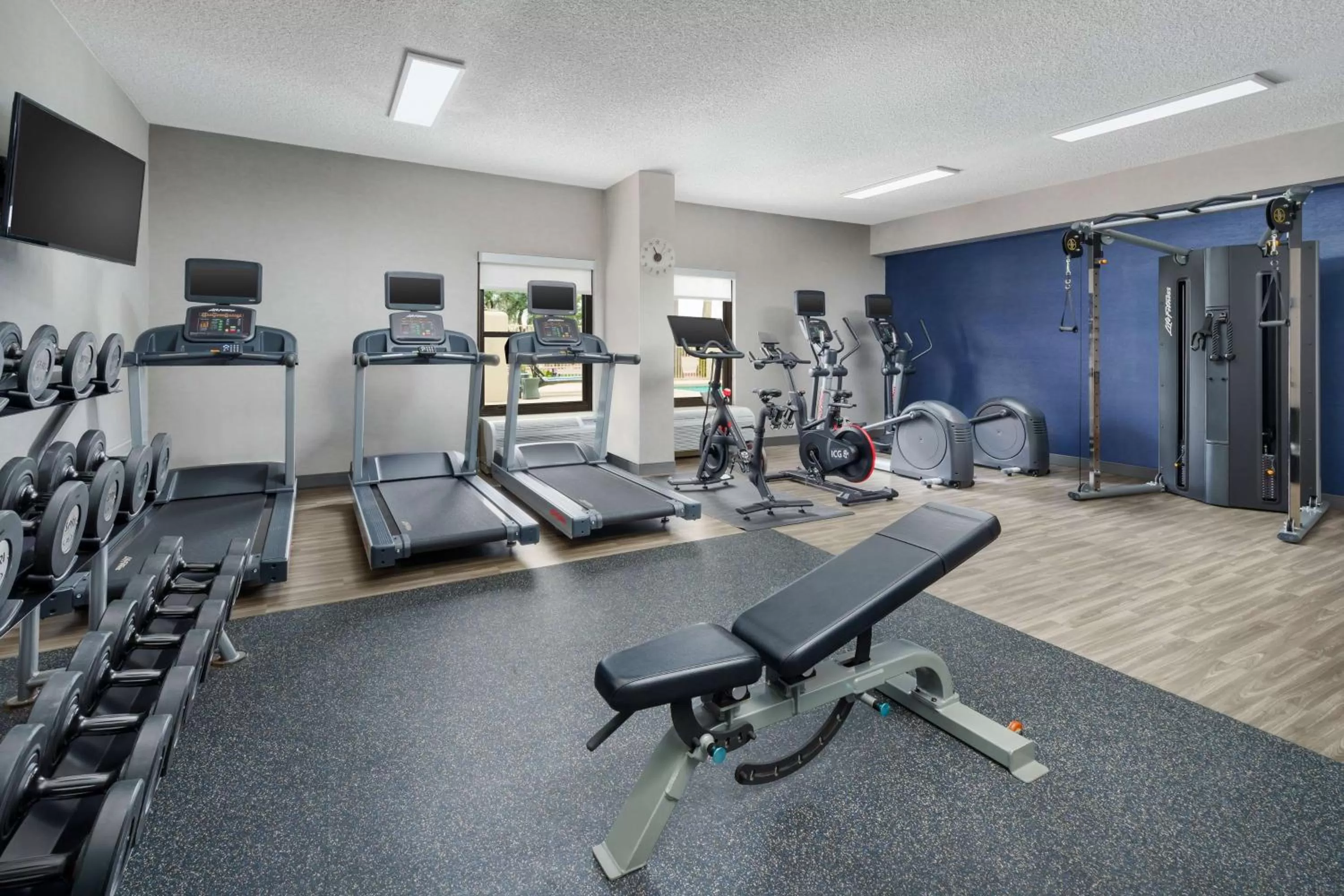 Fitness centre/facilities in Hampton Inn Phoenix-Chandler