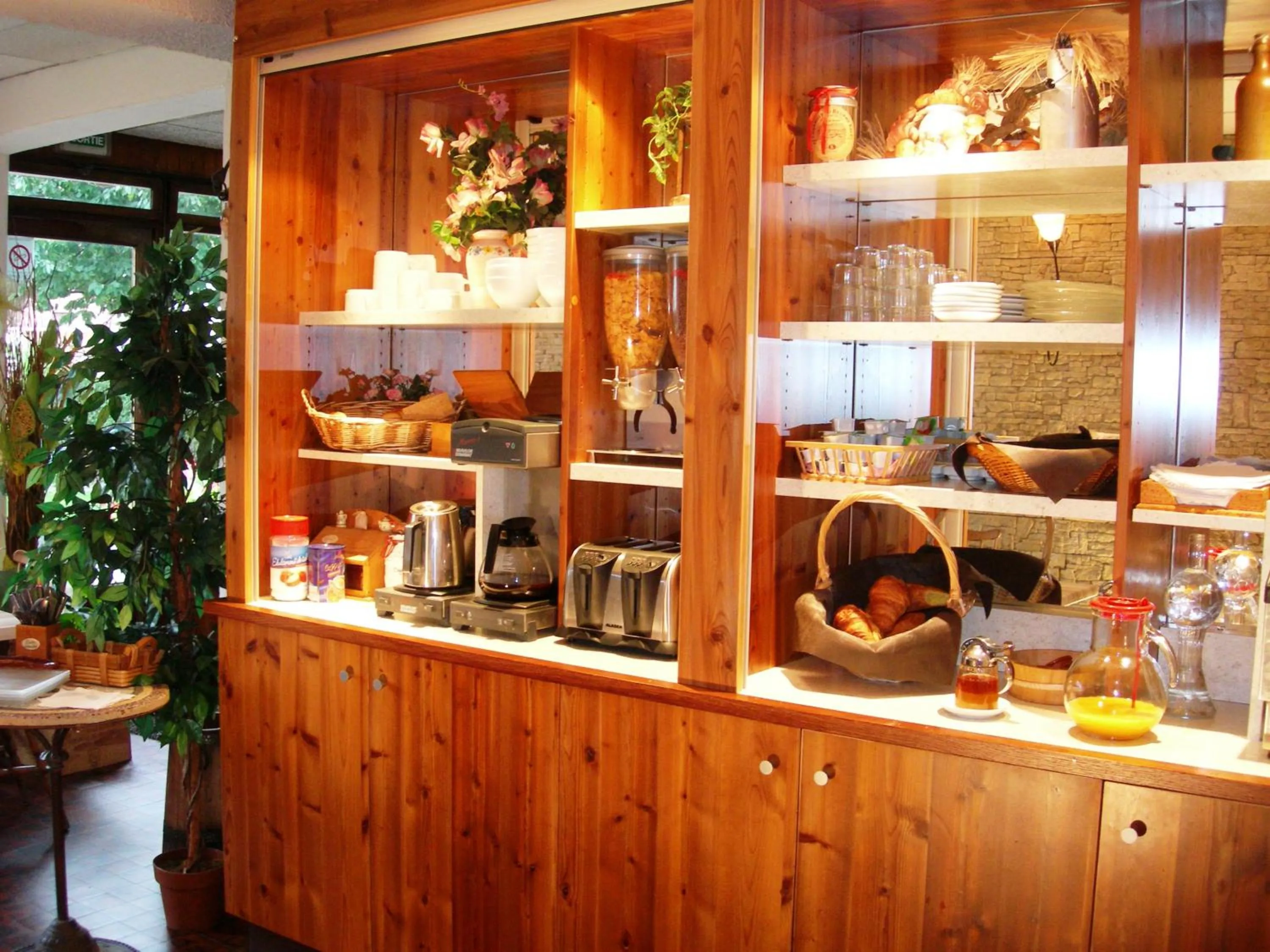 Food and drinks in Auberge de Costaroche