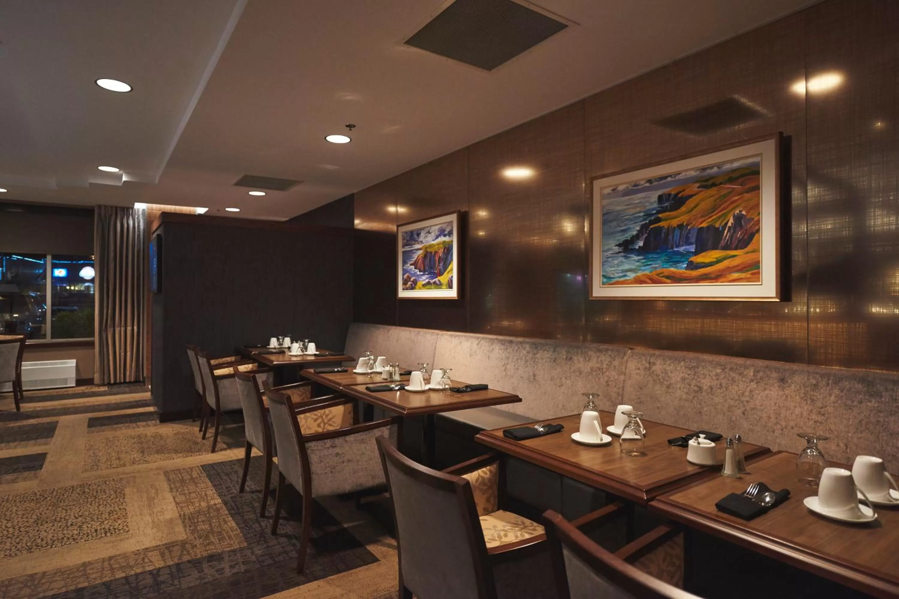 Restaurant/places to eat in Capital Hotel