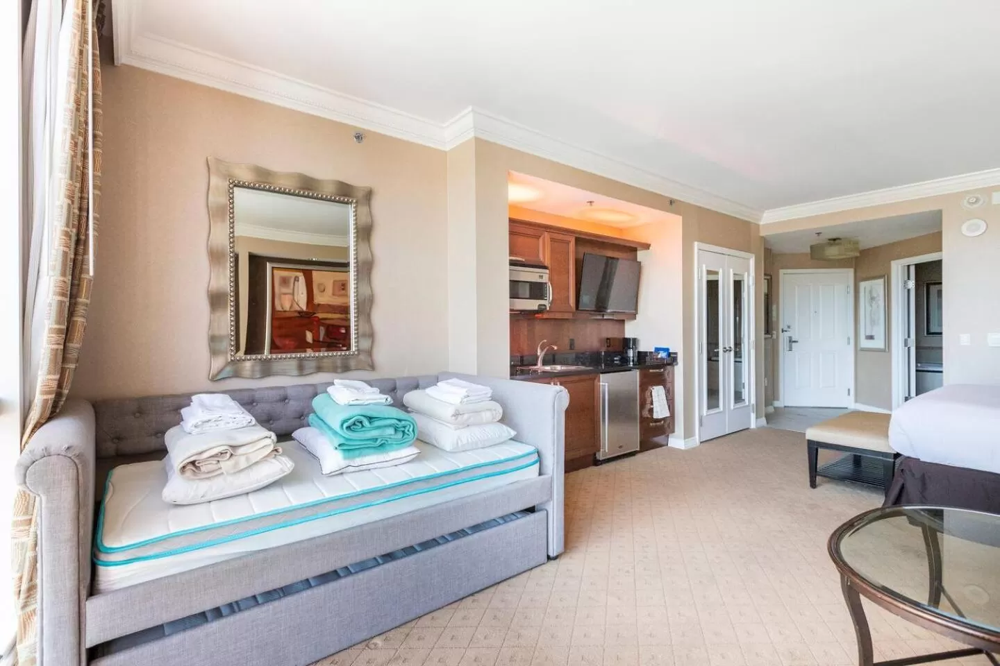 Deluxe King Suite in MGM Signature Towers by FantasticStay