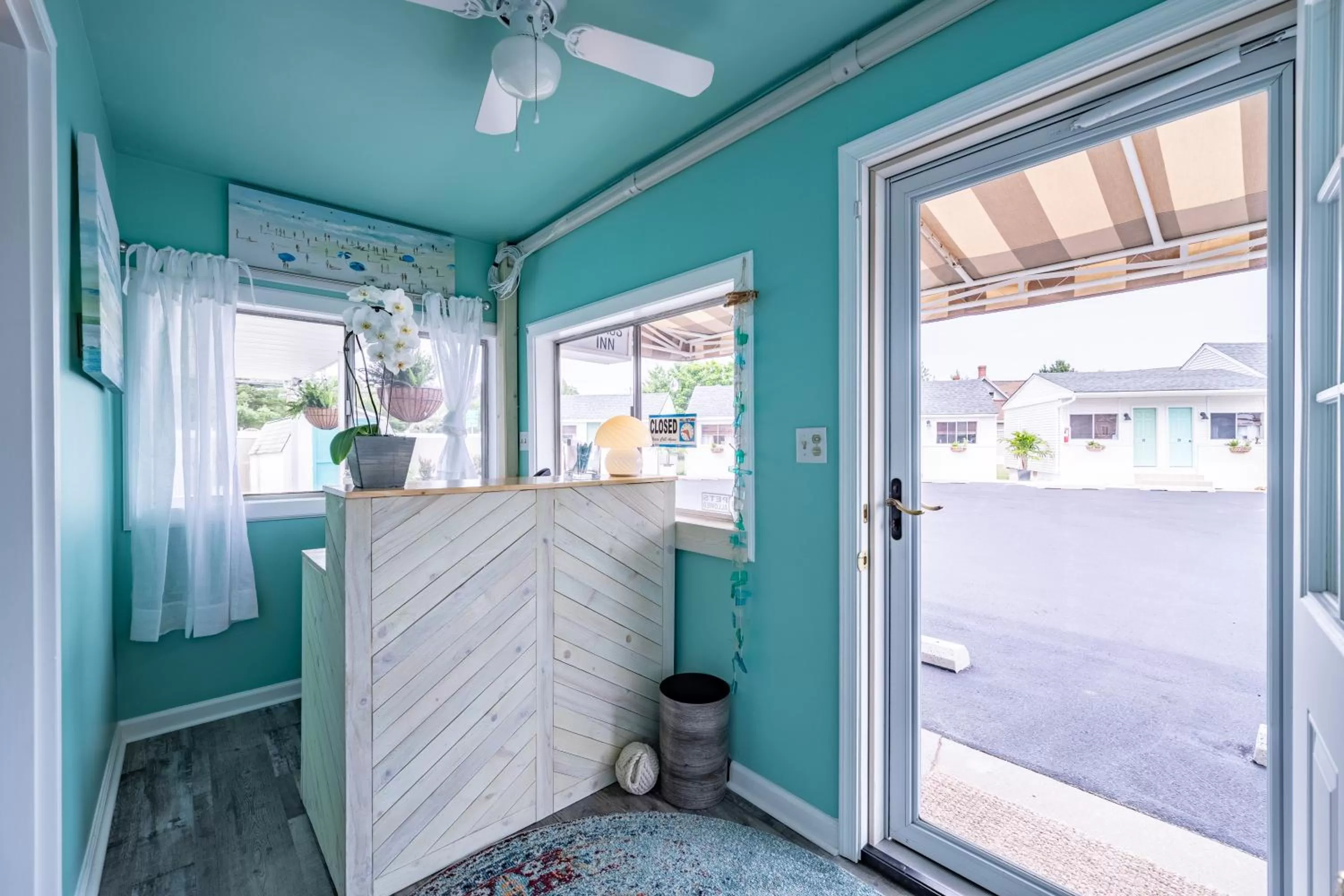 Property building in Ocean Glass Inn