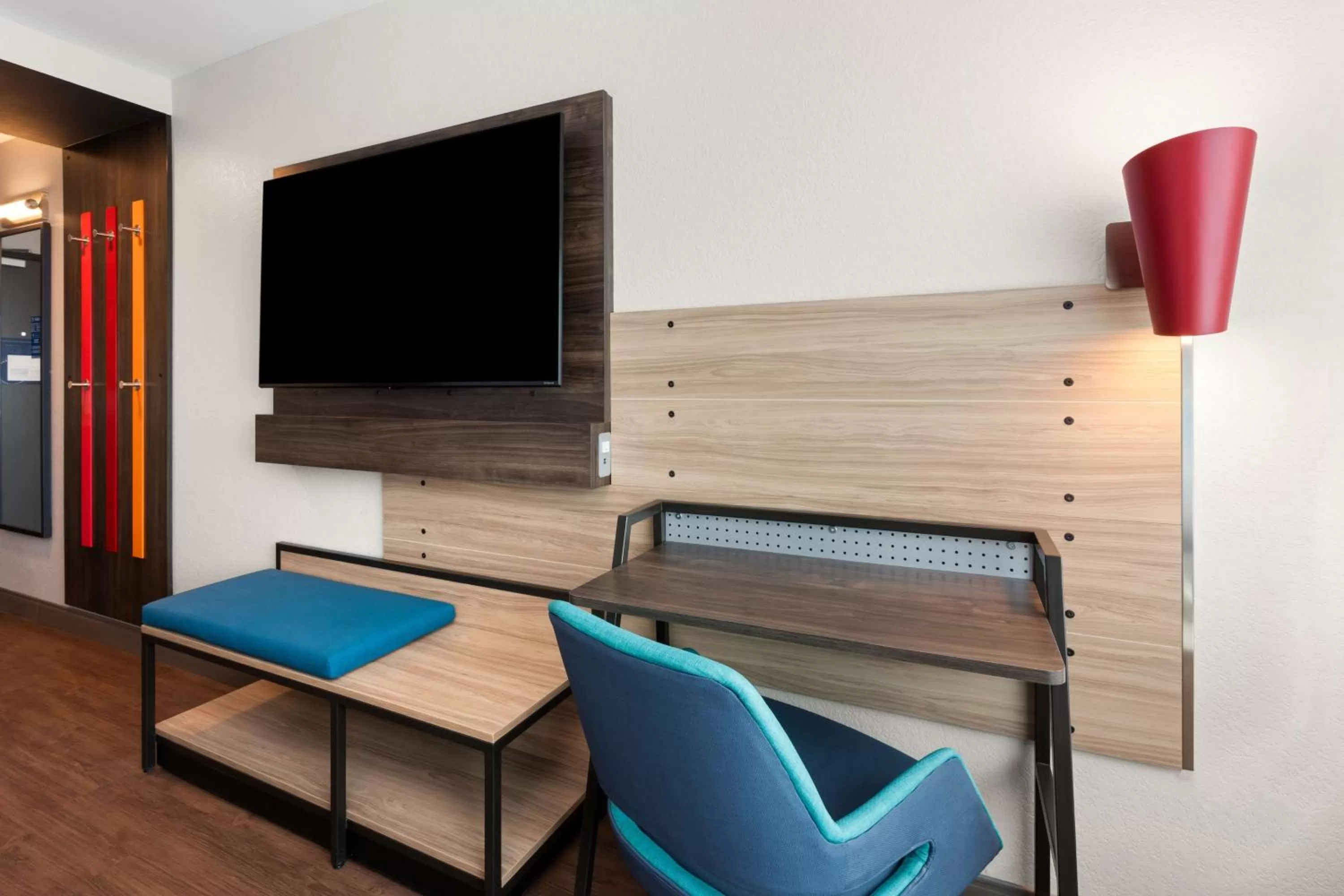 Bedroom in Tru By Hilton Portland Airport, Or