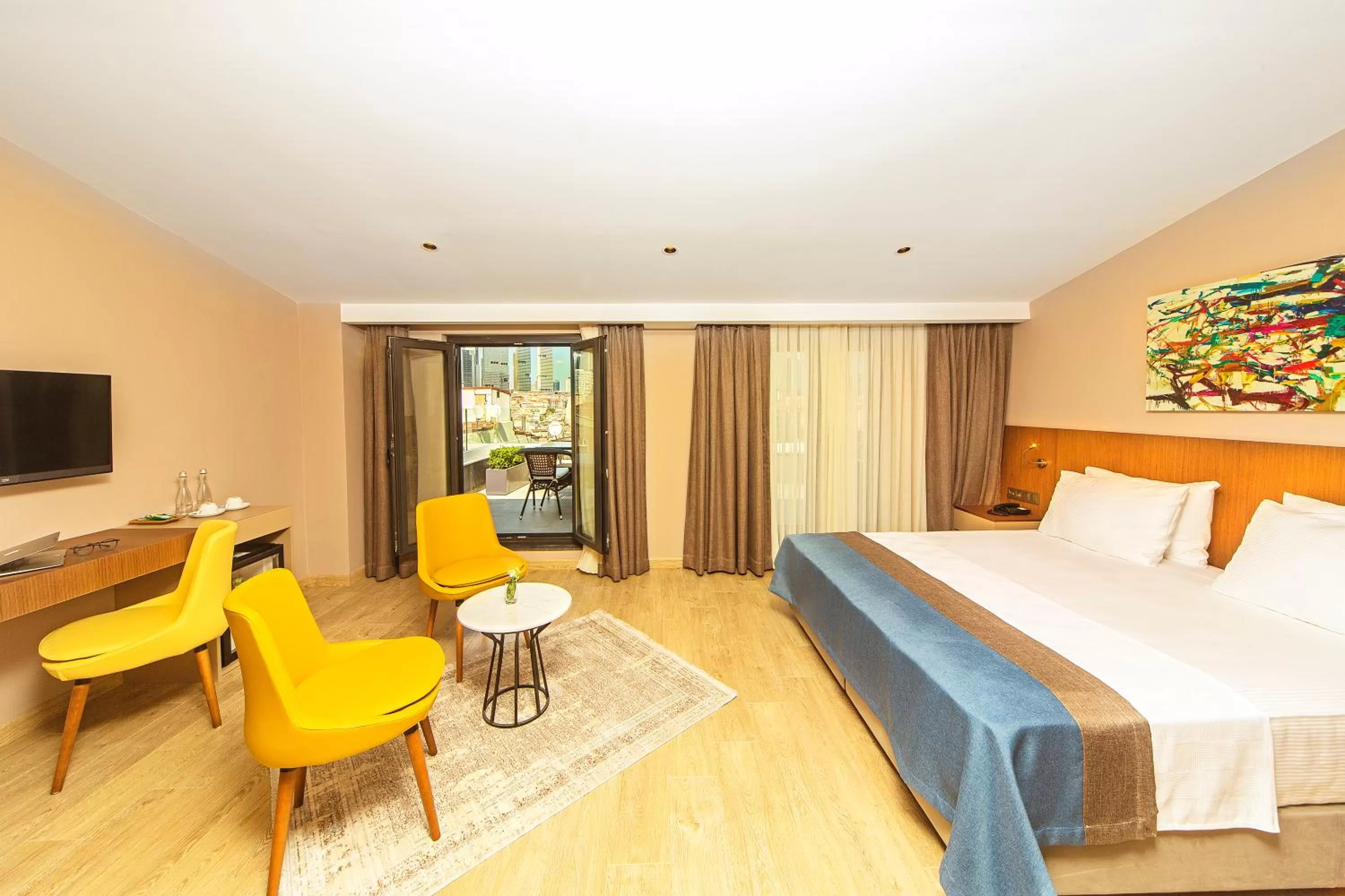 Shower, Bed in Redmont Hotel Nisantasi