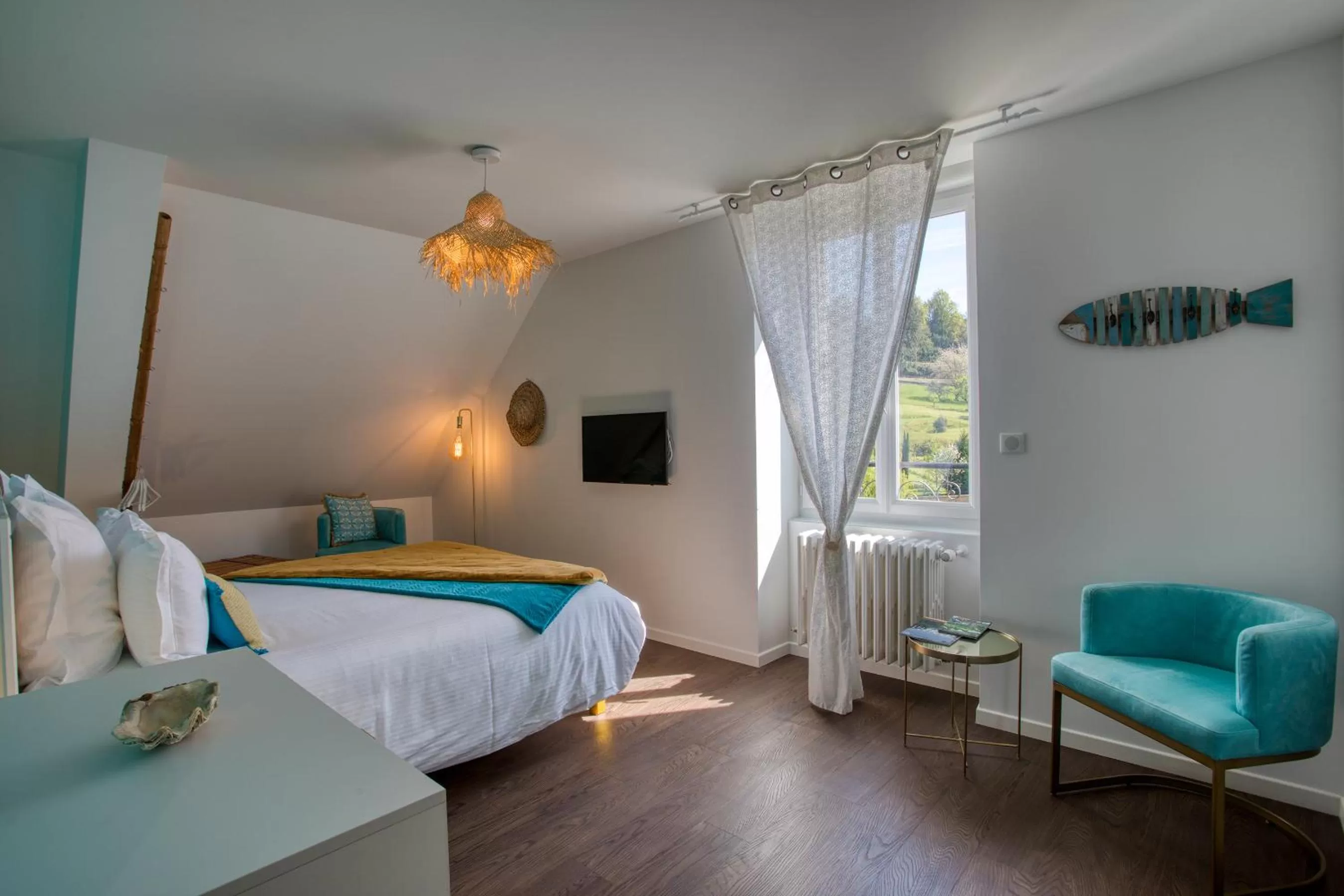 Bed in O'Myosotis - 400m Centre Historique - Parking Gratuit - Piscine et Jardin