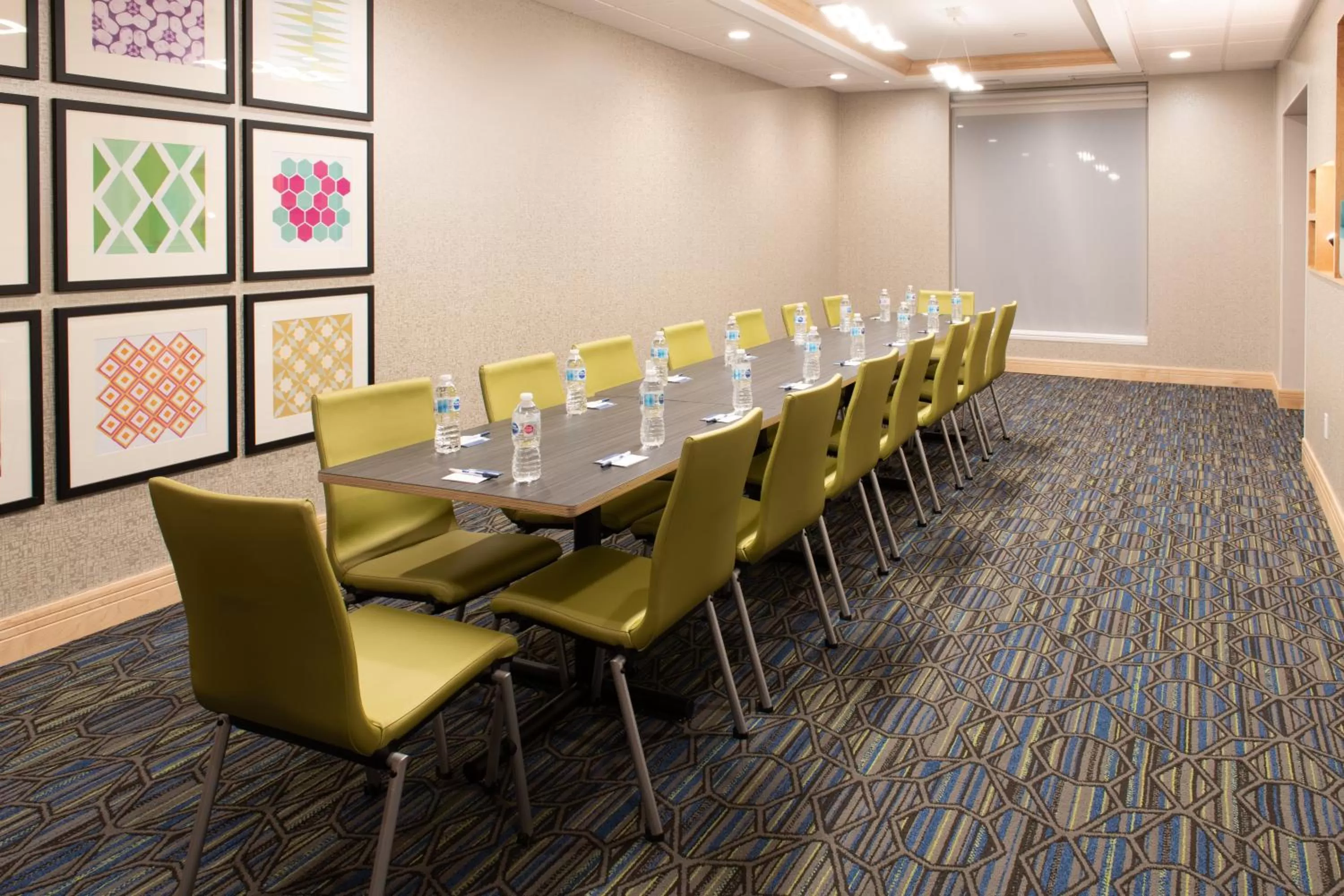Meeting/conference room in Holiday Inn Express & Suites - North Battleford by IHG