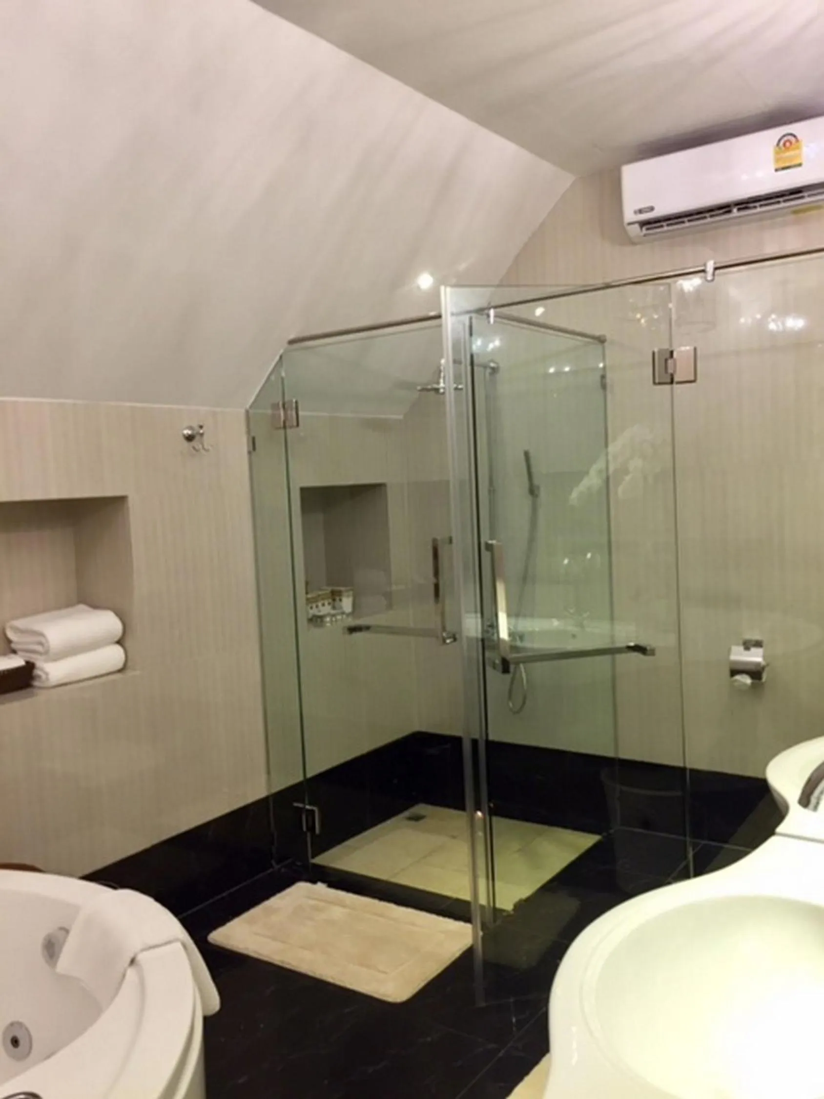 Bathroom in Patong Heritage Hotel Phuket - SHA Extra Plus
