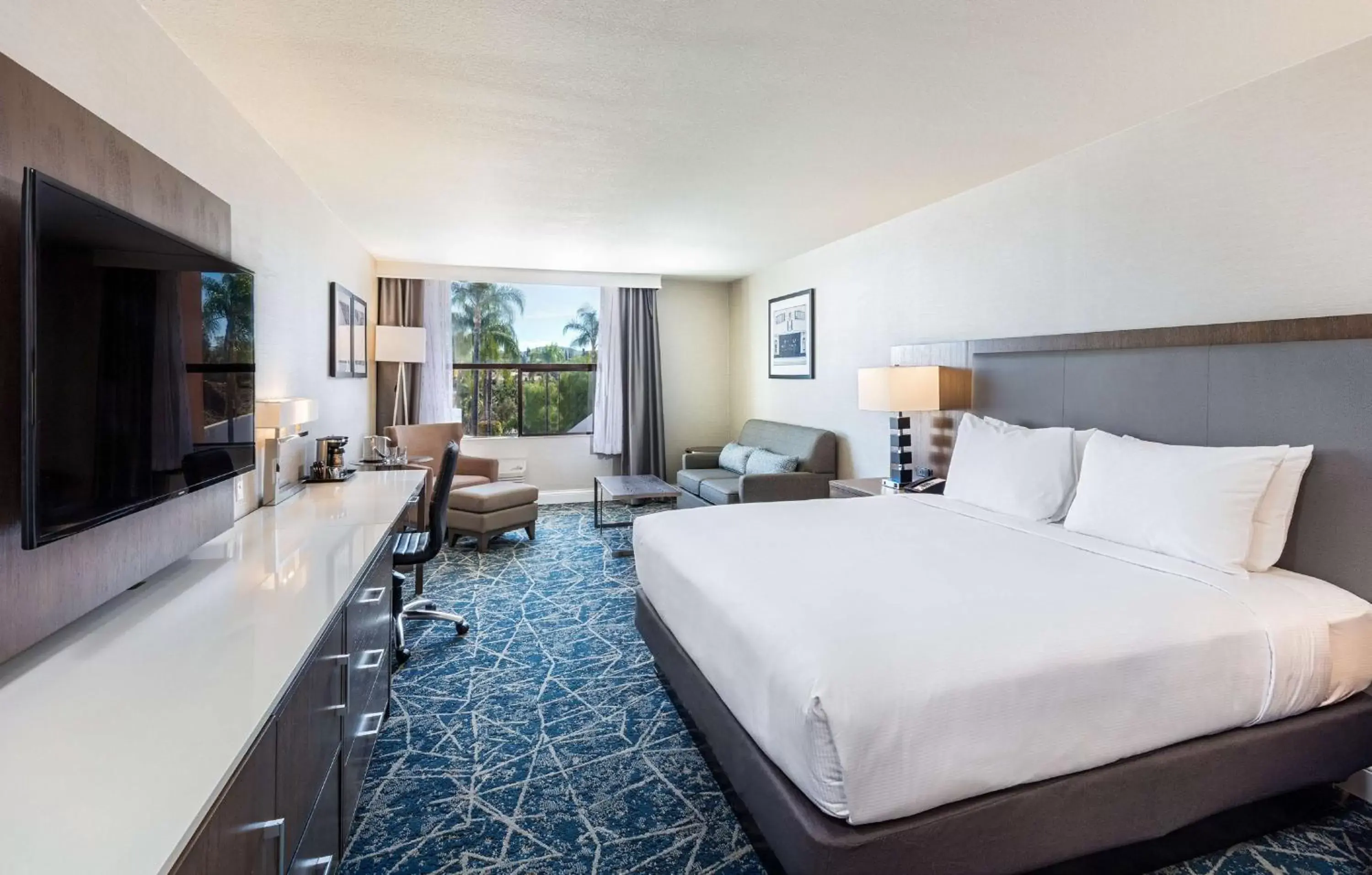 Premium King Room in Doubletree By Hilton Pomona Premium King Room in Doubletree By Hilton Pomona
