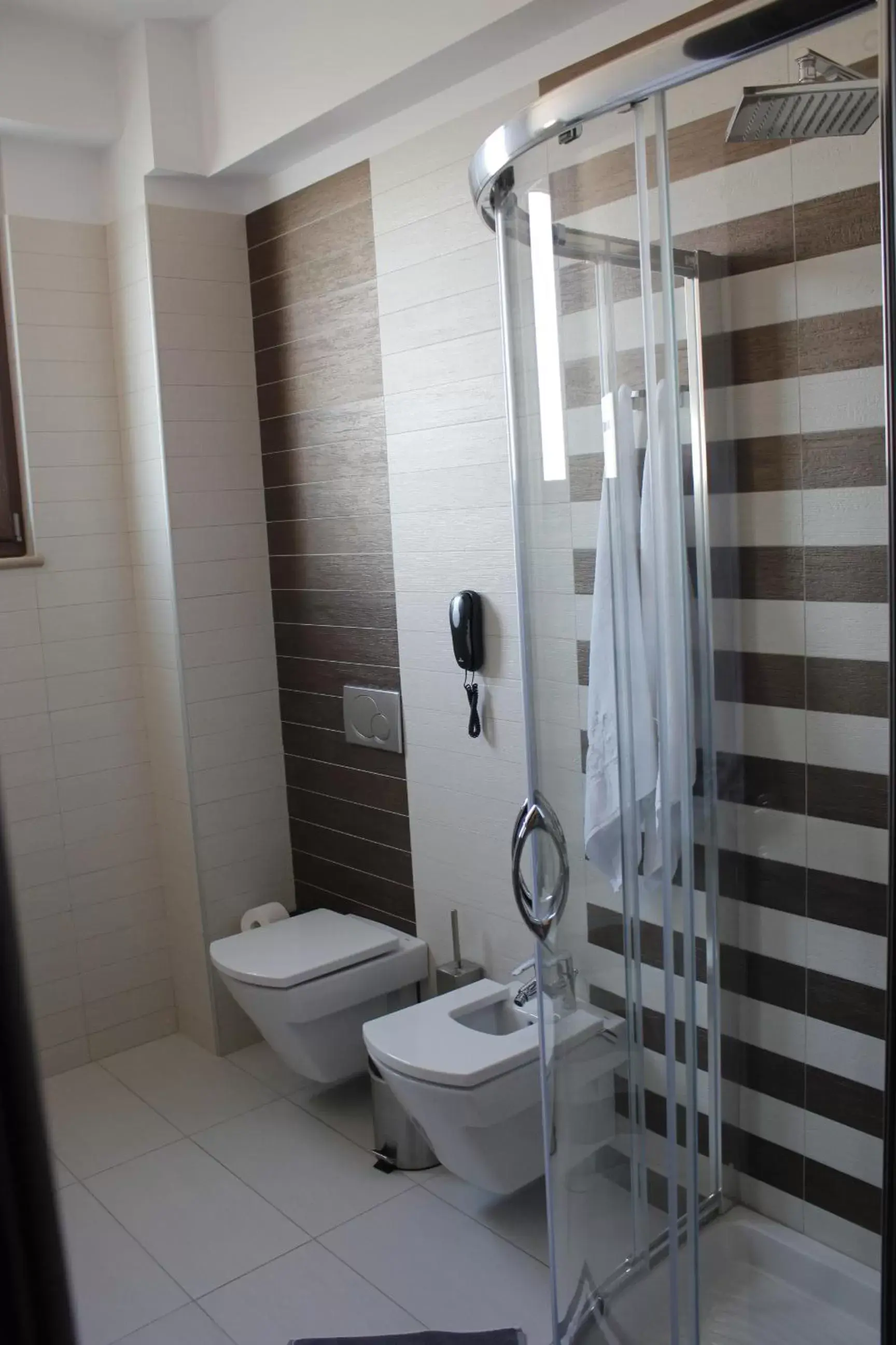 Single Room in Hotel Victoria Tirana Single Room in Hotel Victoria Tirana