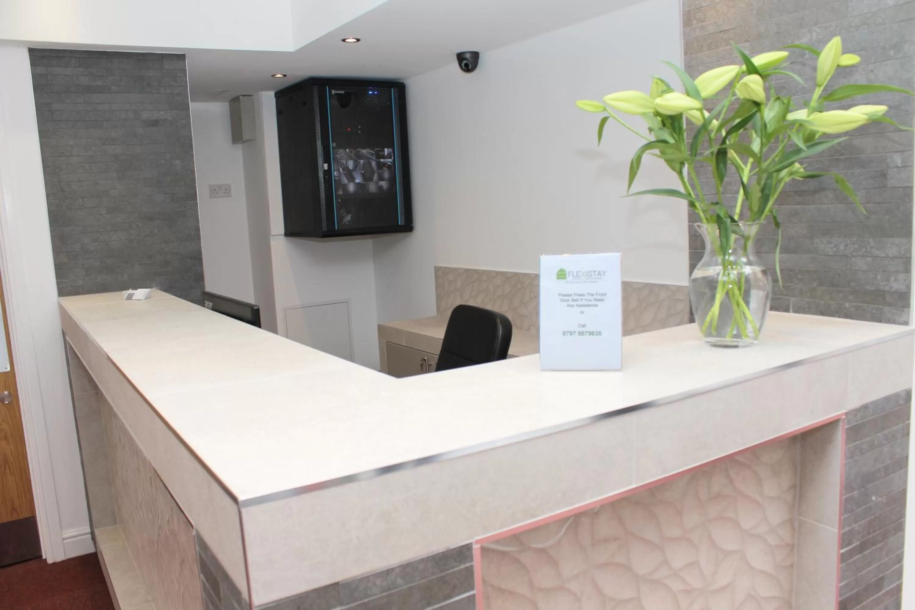 Lobby or reception in Flexistay Leicester Gable Aparthotel