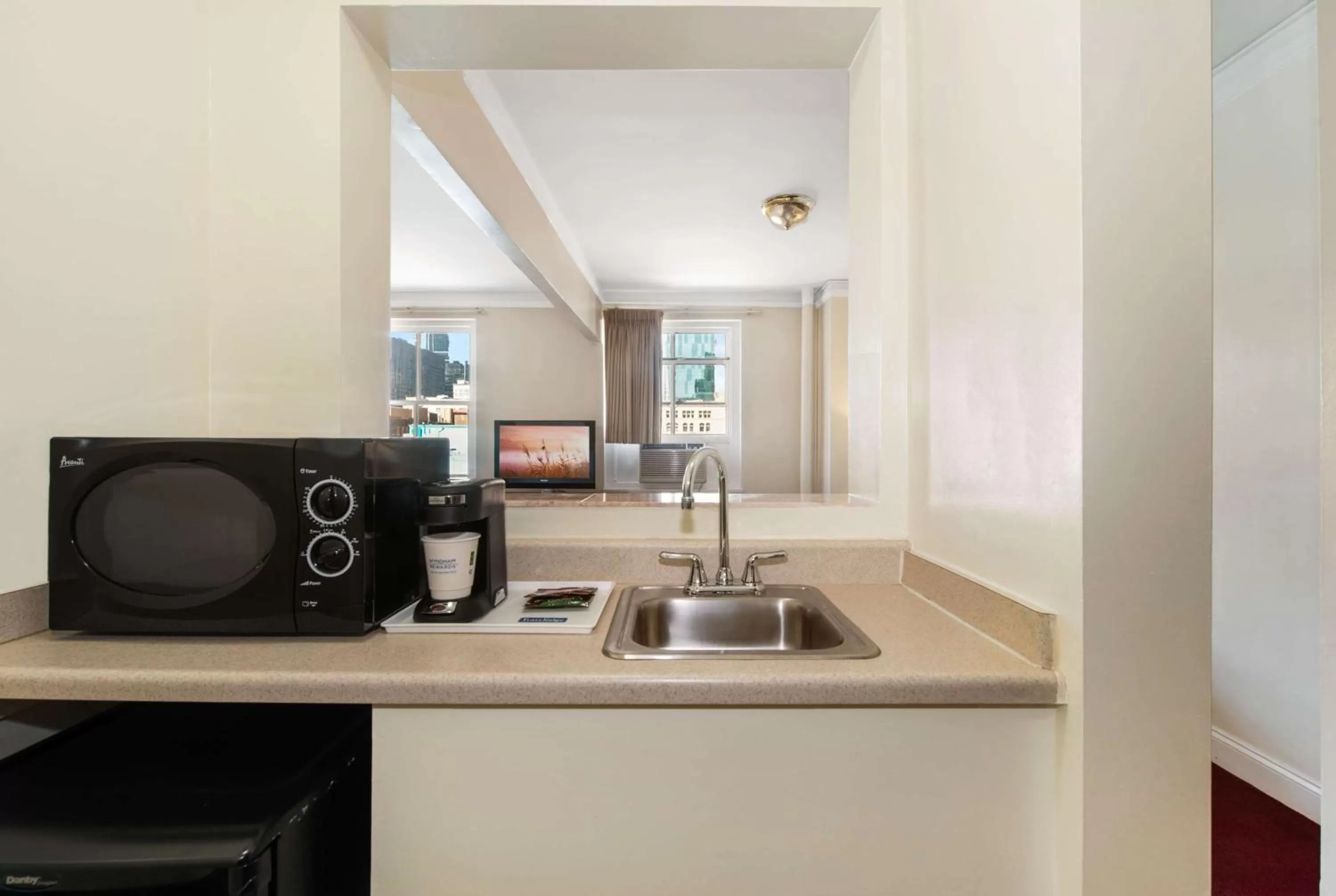 Photo of the whole room in Travelodge by Wyndham Downtown Chicago