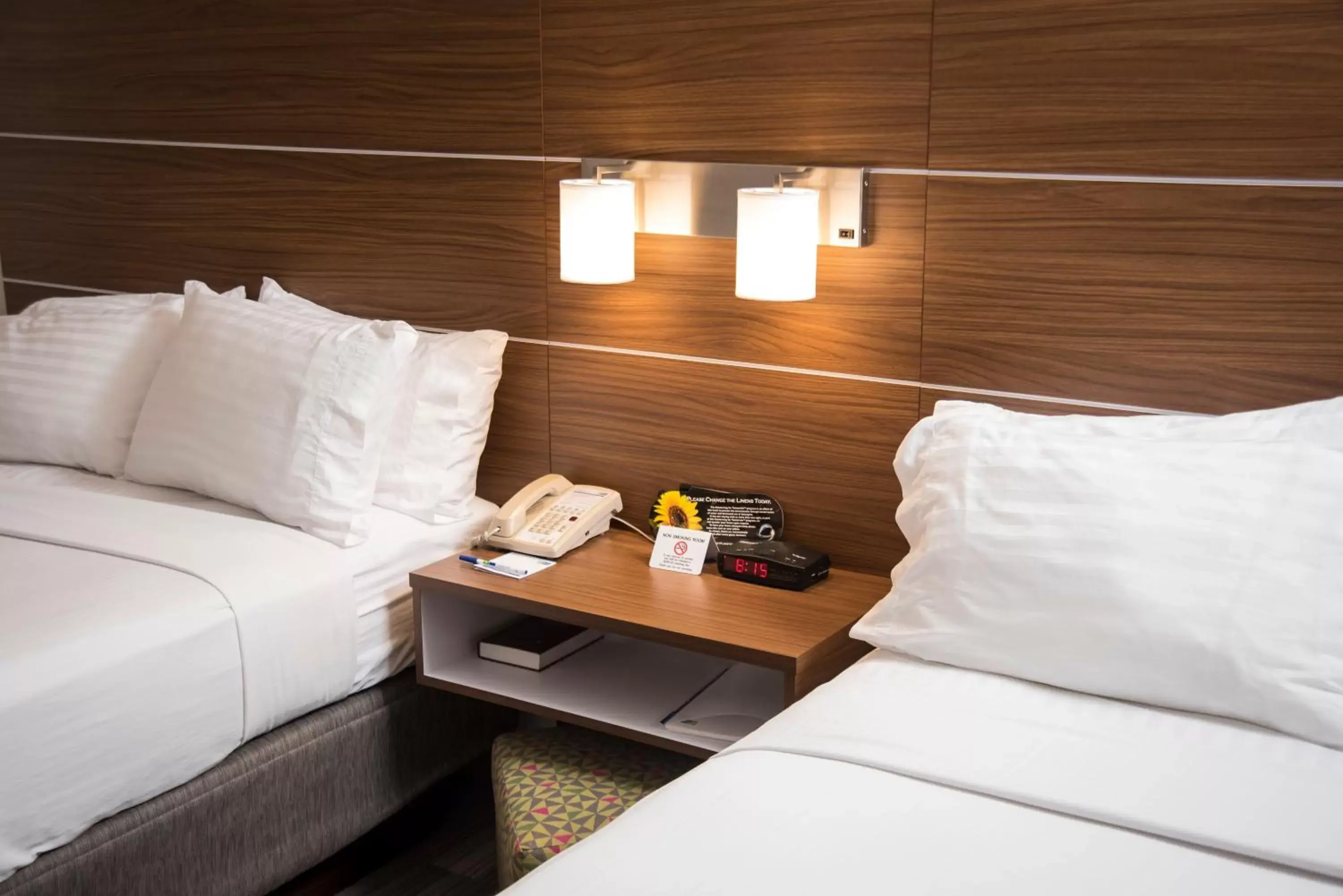 Standard Queen Room with Two Queen Beds in Holiday Inn Express Hotel & Suites Lexington-Downtown University by IHG Standard Queen Room with Two Queen Beds in Holiday Inn Express Hotel & Suites Lexington-Downtown University by IHG