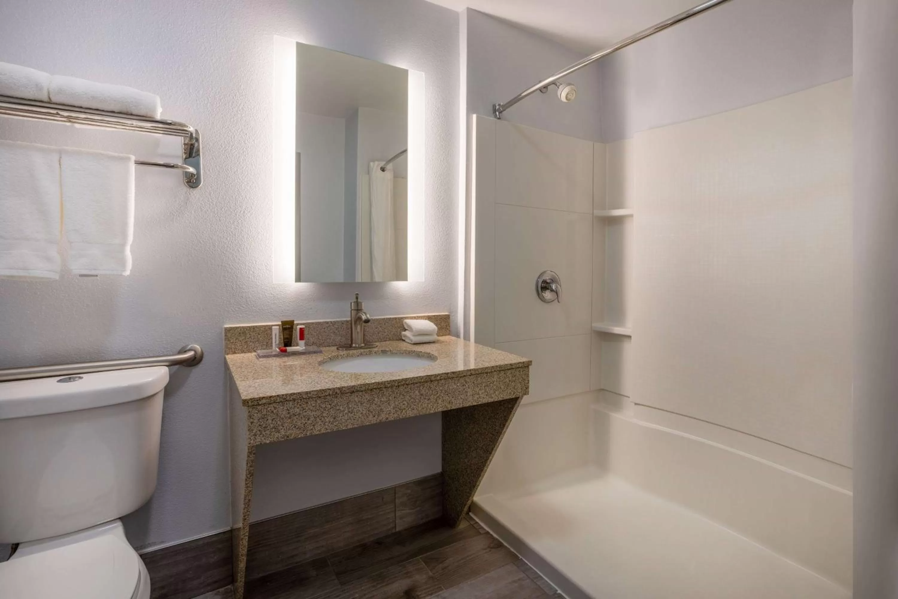 Shower in Wingate by Wyndham Waldorf - Washington DC Area