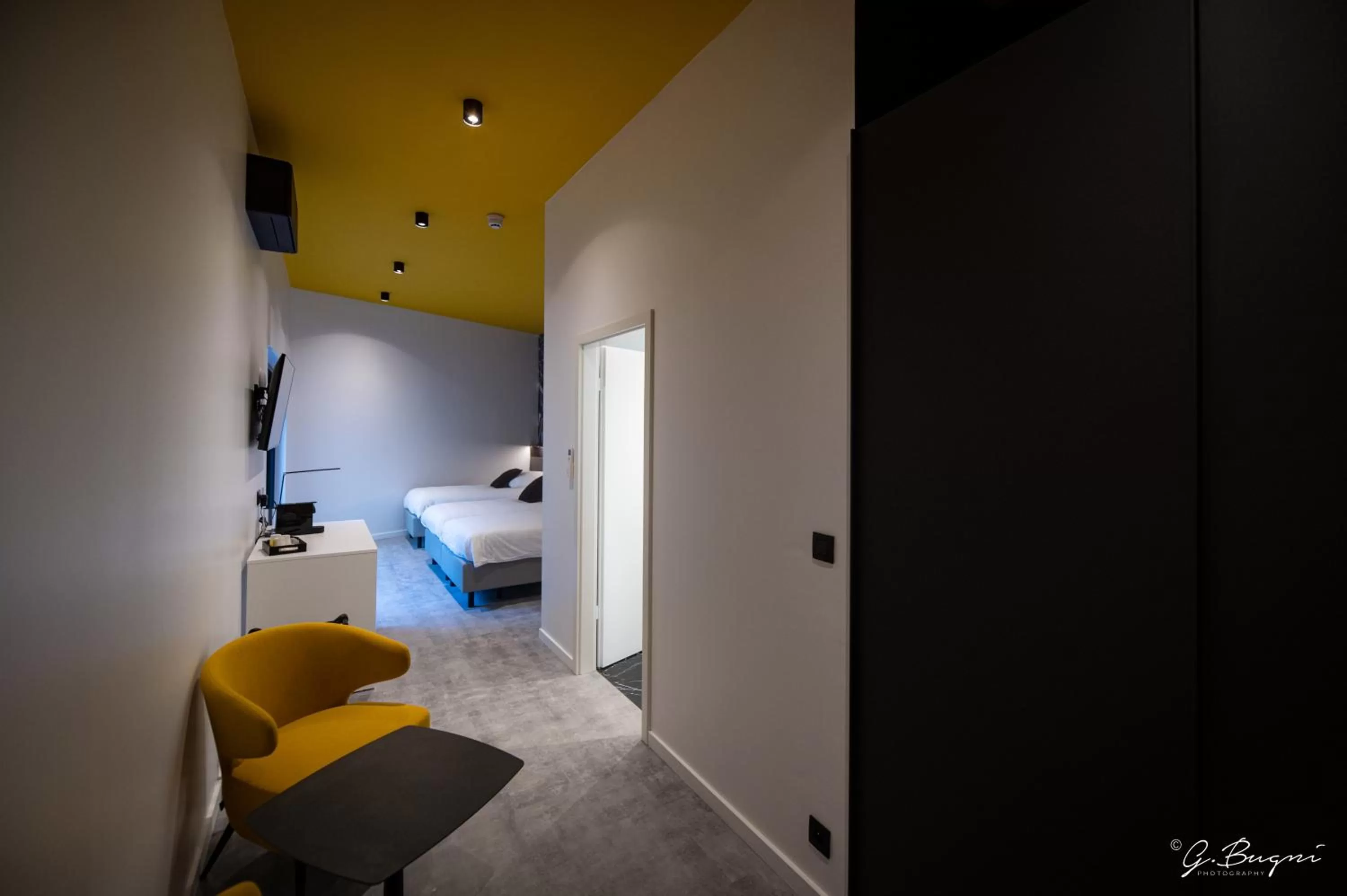 Bed in Boutique Hôtel, La Cour de la Reine, Rooftop & Bistronomique Restaurant