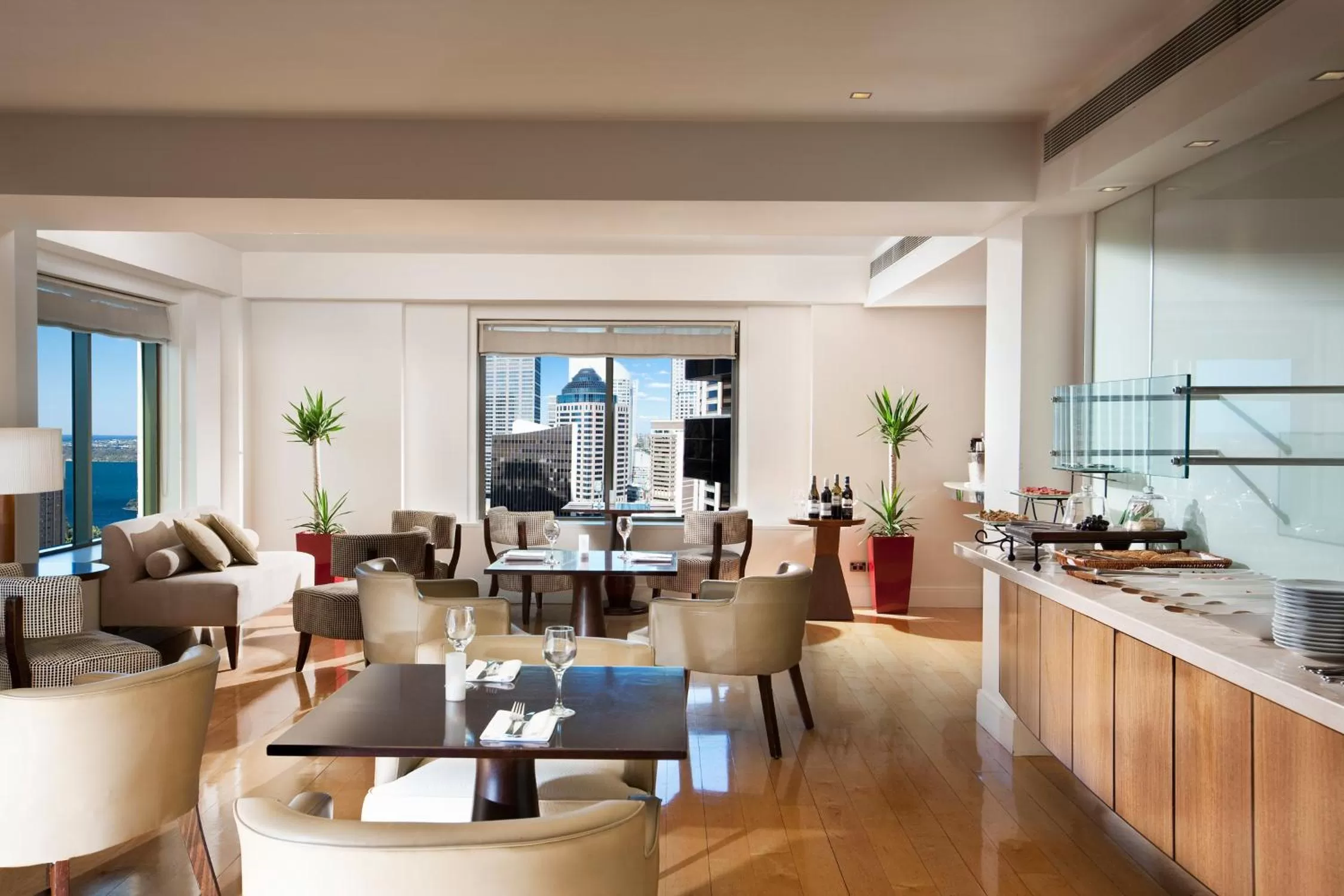 Area and facilities in Amora Hotel Jamison Sydney