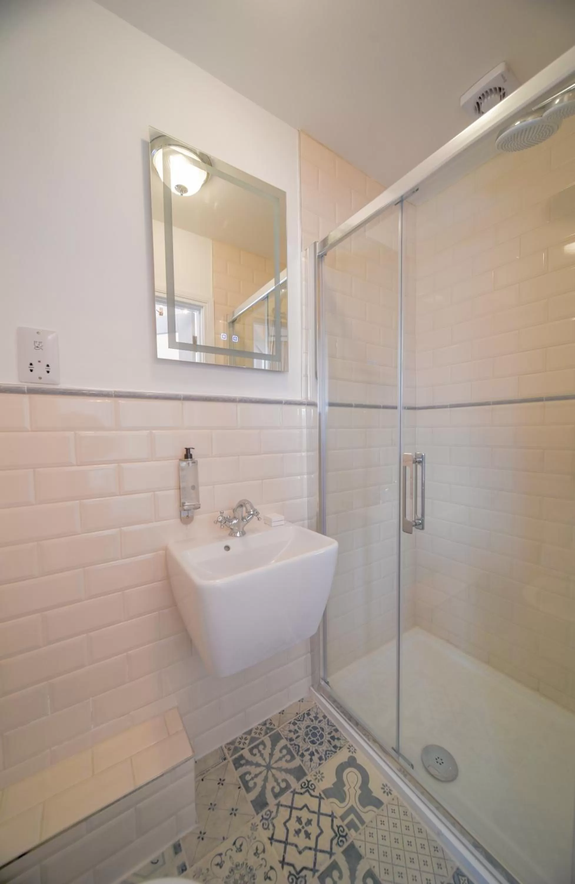 Shower in The Strand Hotel, the former residence of Oscar Wilde