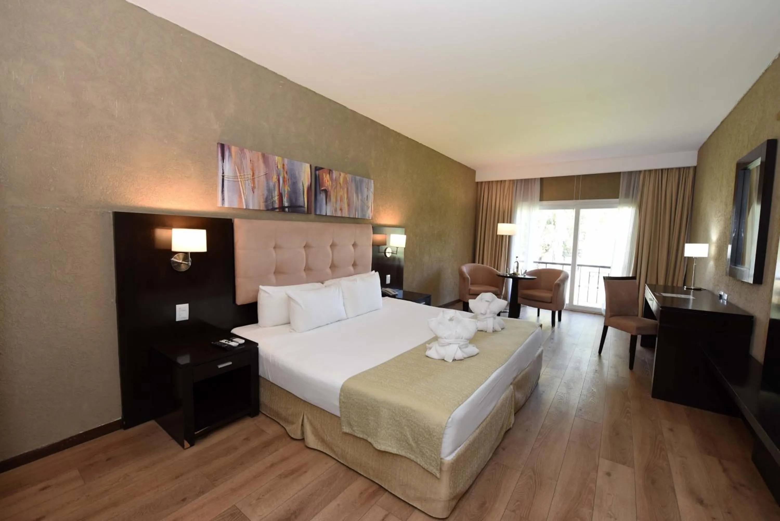 Bed in Howard Johnson Resort & Convention Center Ezeiza