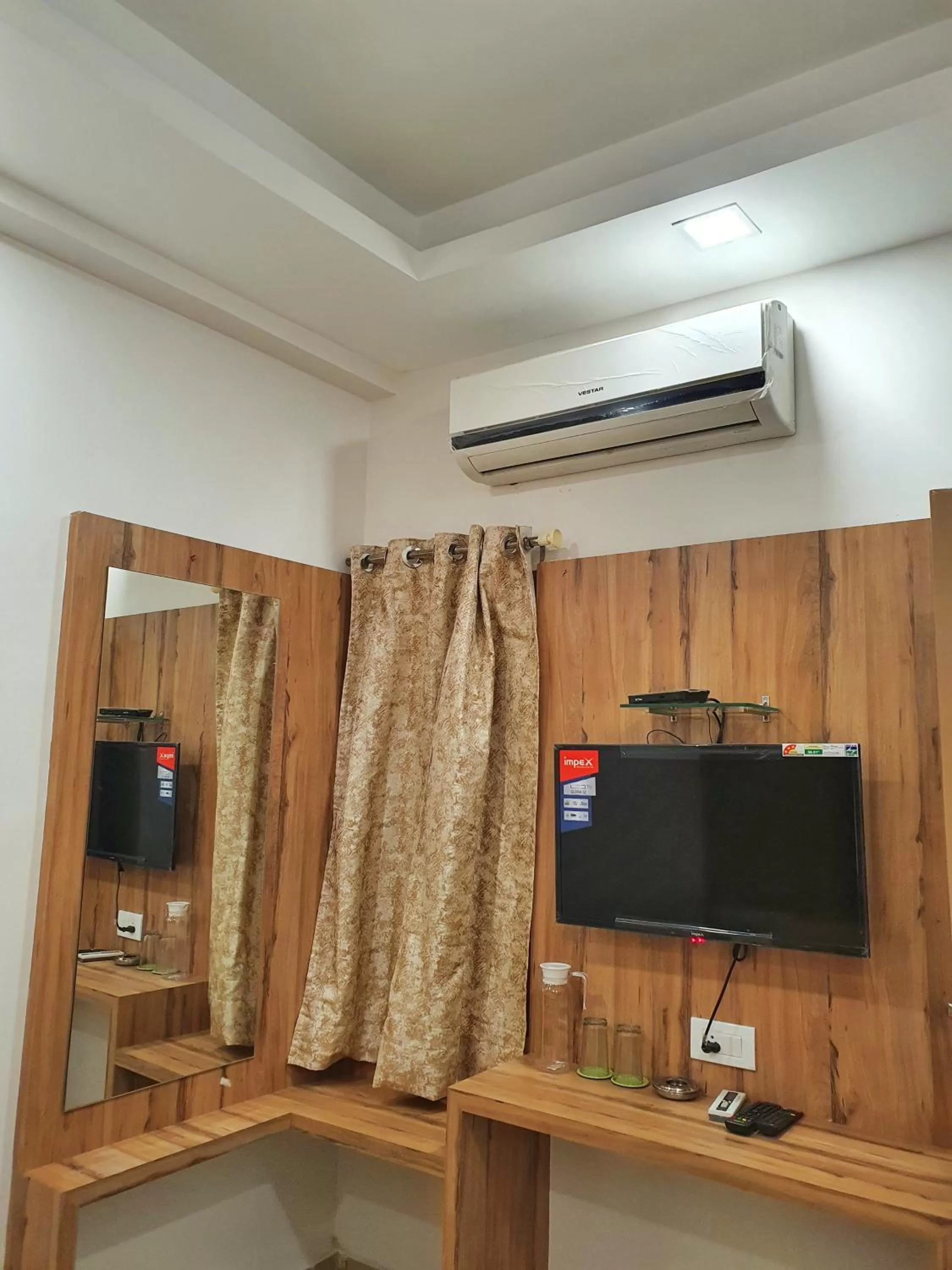 TV and multimedia, TV/Entertainment Center in Stay Court - Business Class Hotel - Near Central Railway Station