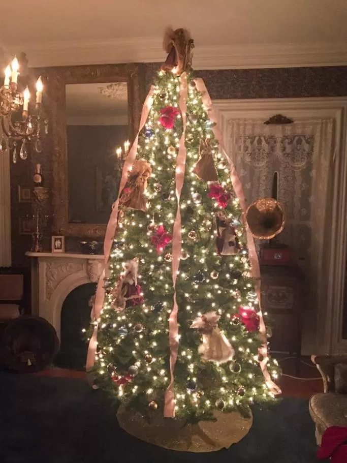 Raindrops On Roses Bed & Breakfast