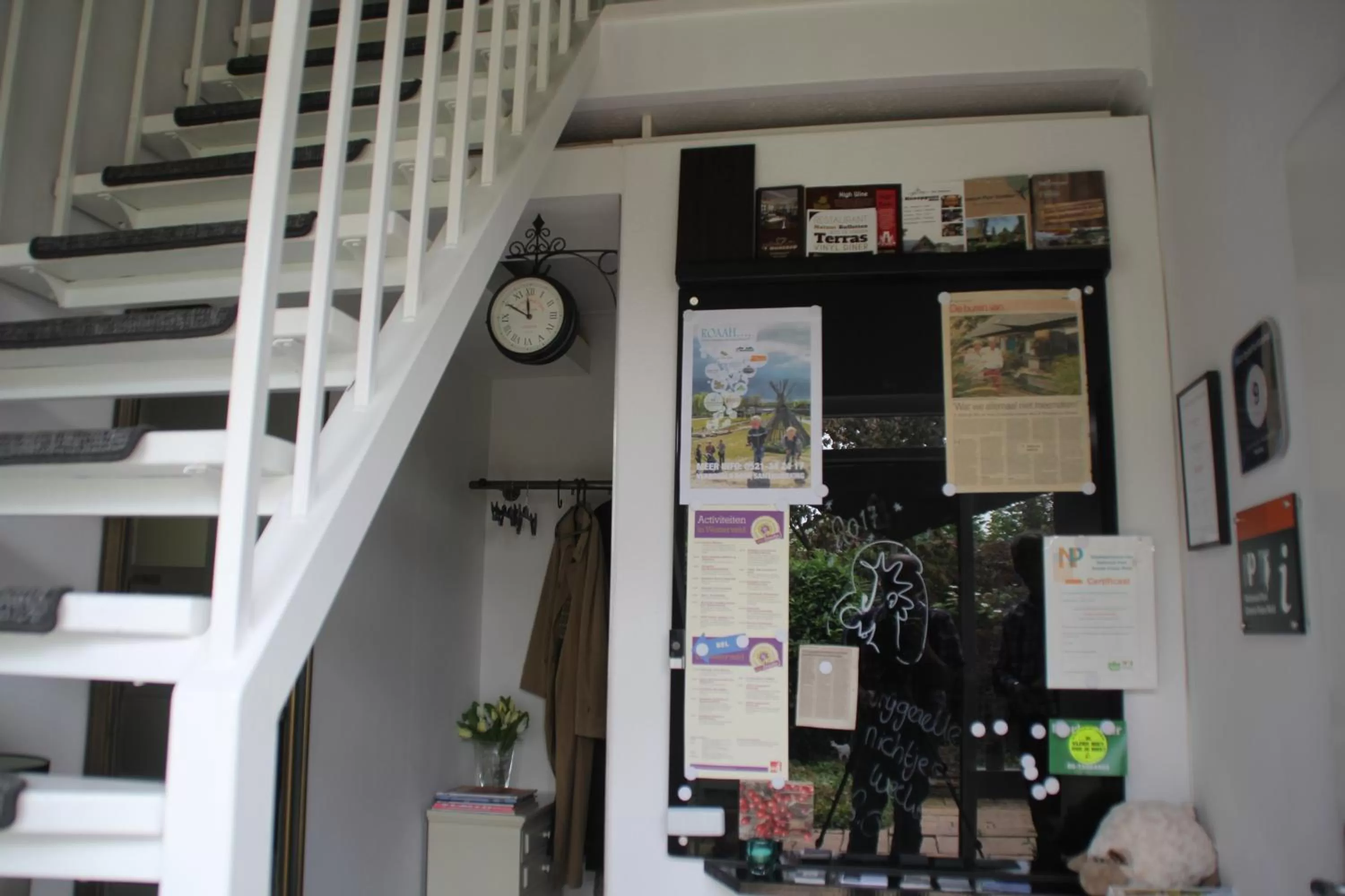 Property building, Lobby/Reception in B&B OpdeParkkamp met laadpaal voor elektrische auto's