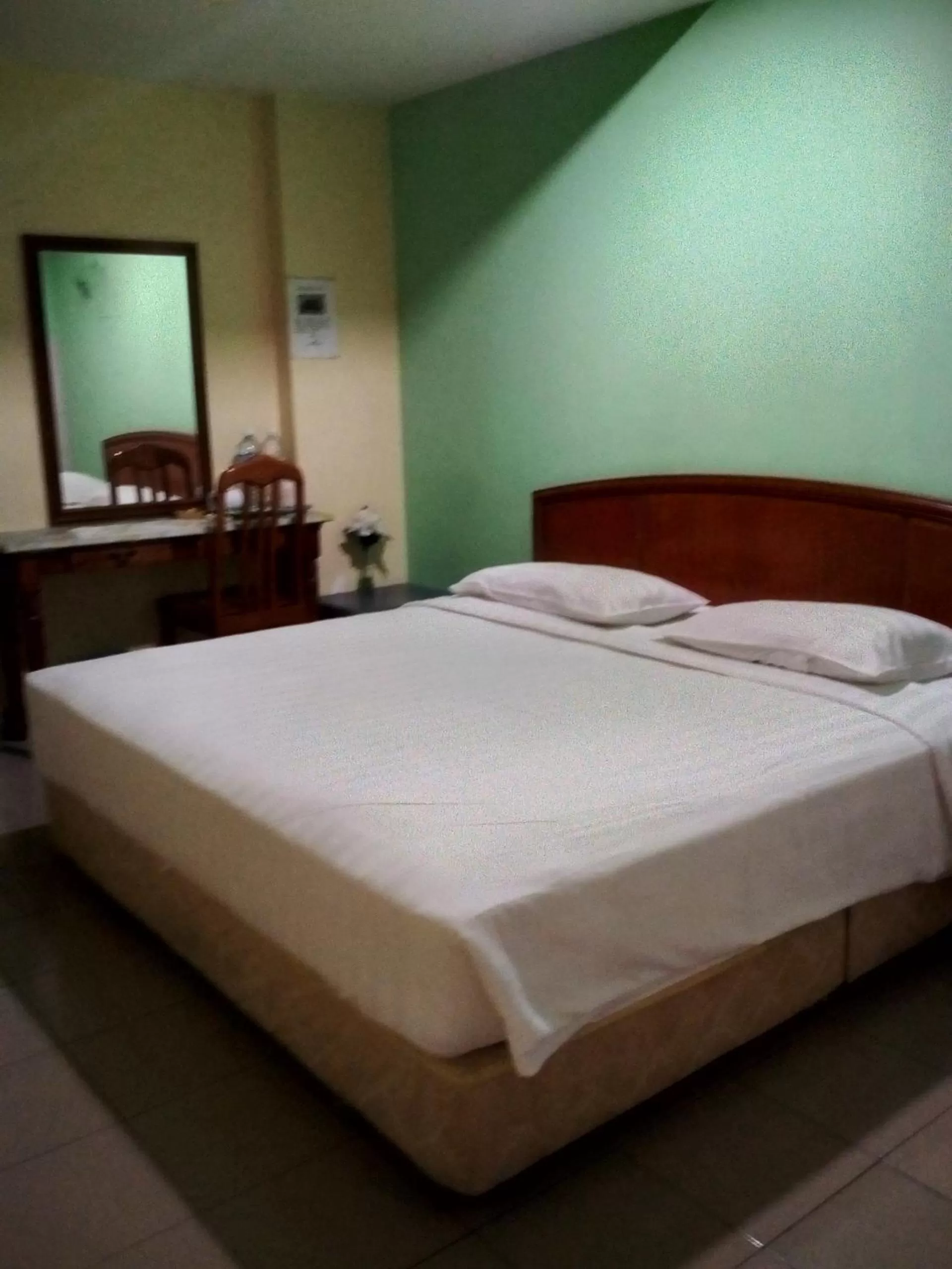 Bedroom, Bed in Century Hotel Inanam