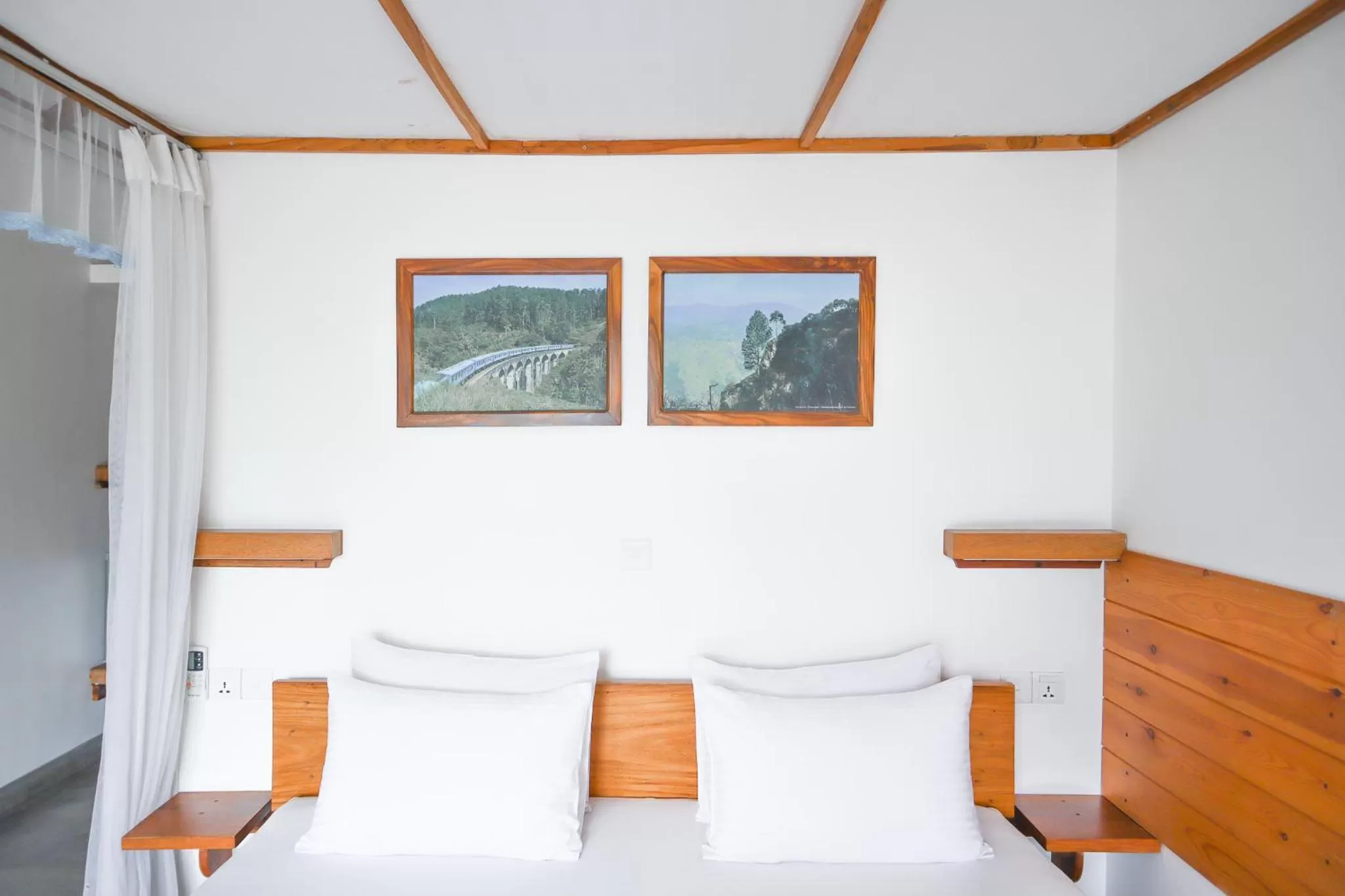 Bedroom, Bed in The One Ella