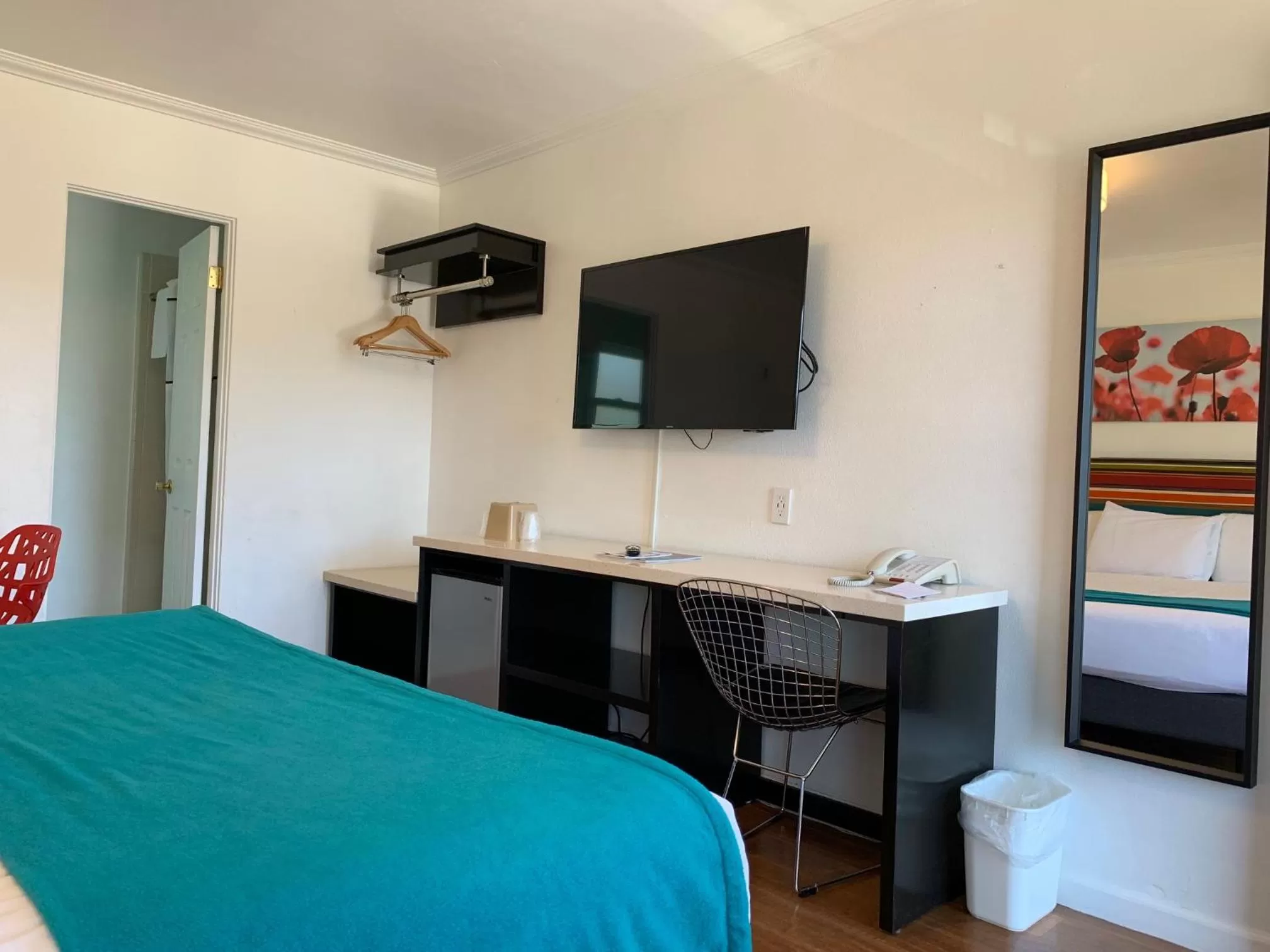 Bed in Sandyland Reef Inn