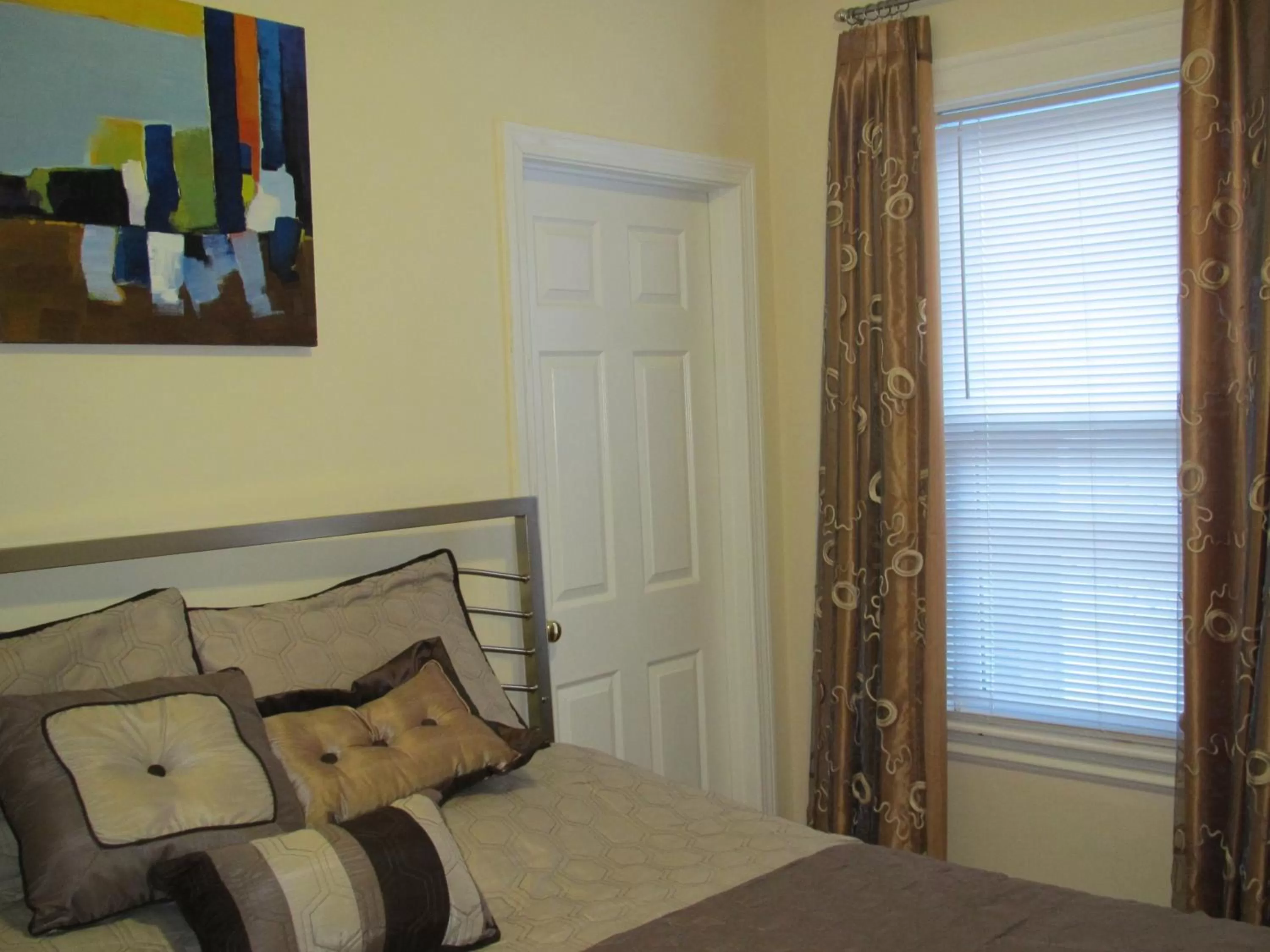 Bed in Bowers House Bed and Breakfast