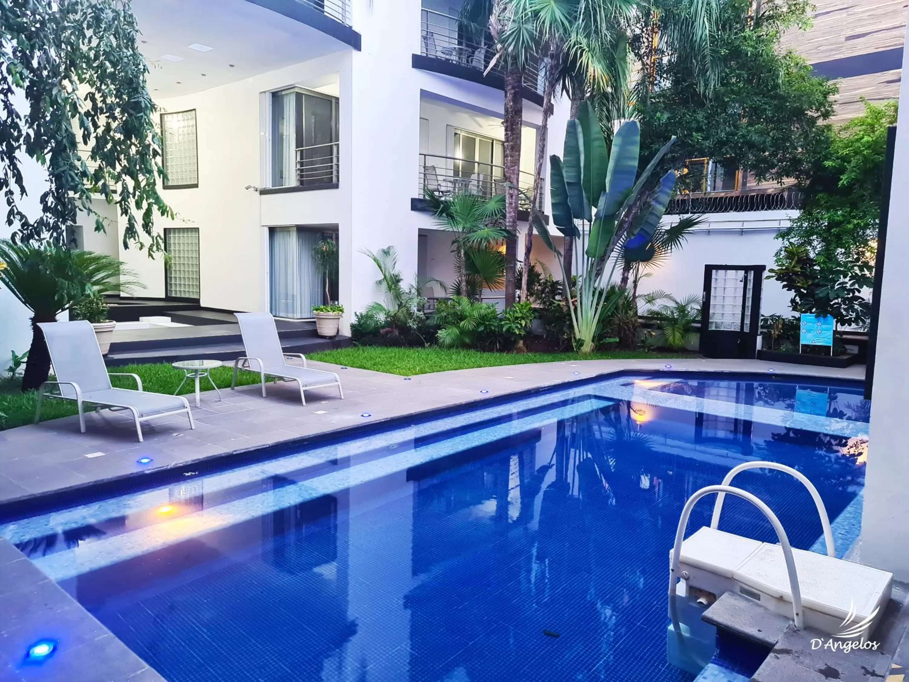 Swimming Pool in Dangelos Hotel on Fifth Avenue