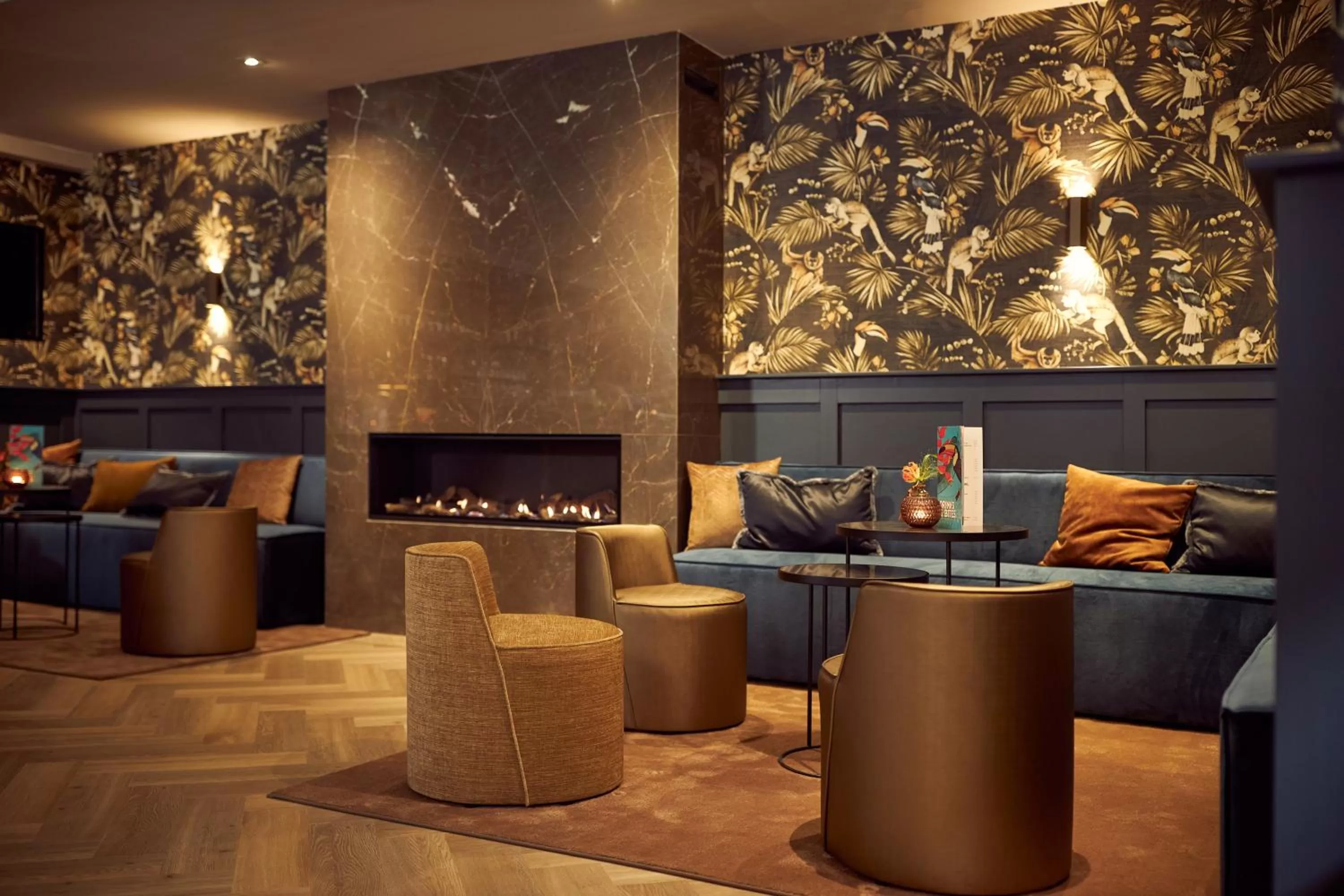 Lounge or bar in Van der Valk Hotel Groningen Zuidbroek